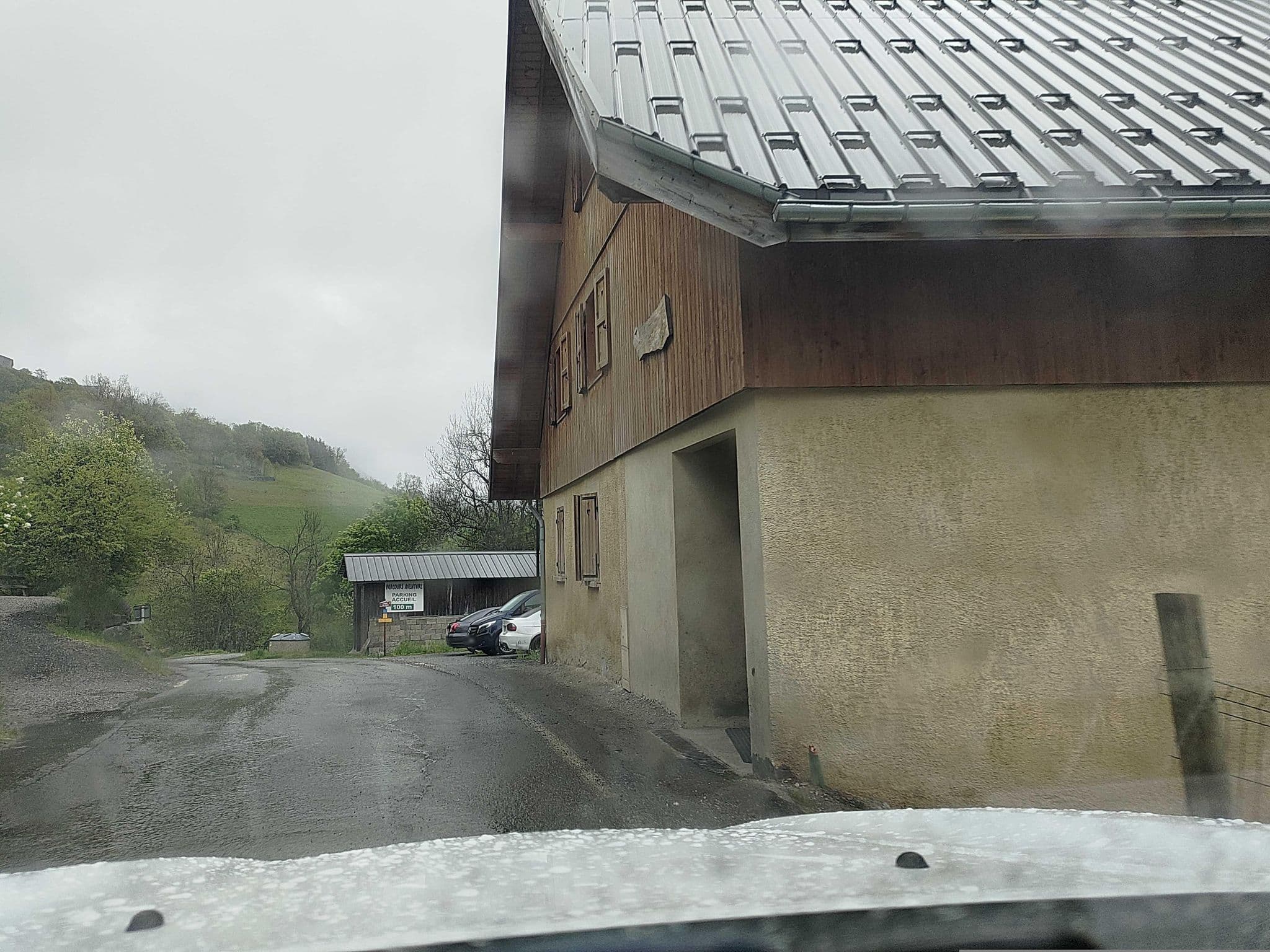 Street view near Le Clos de Cluny, Saint-Jean-de-Maurienne — © MatthieuF4FNE (CC BY-SA · Mapillary)