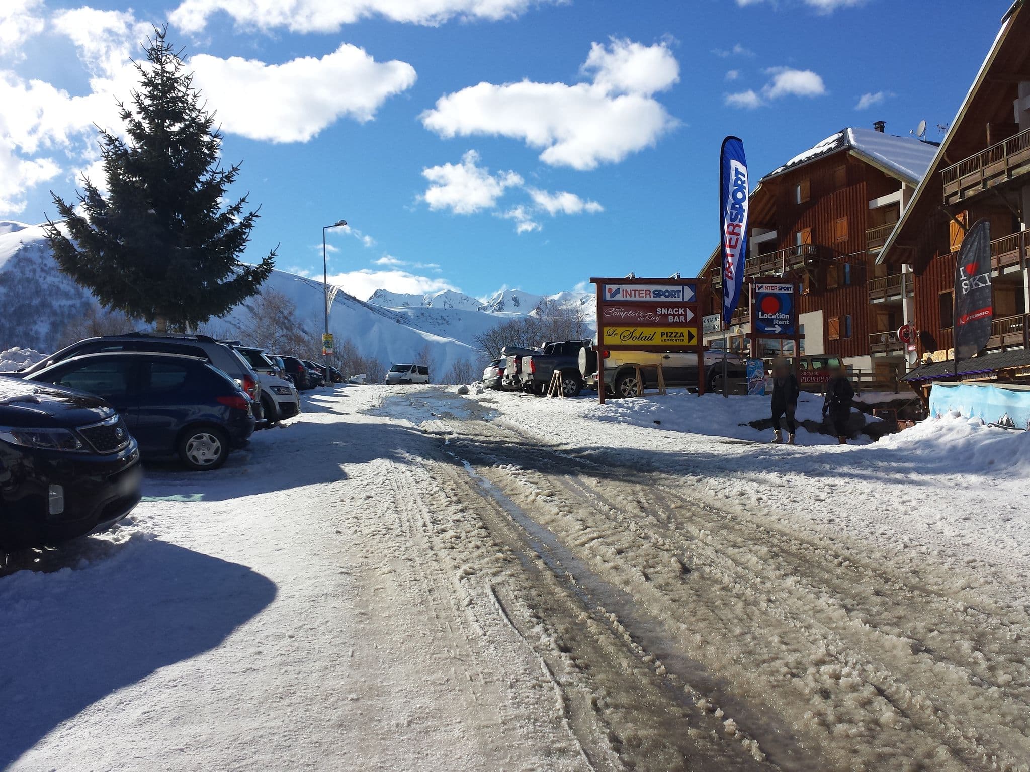 Street view near Residence La Fontaine de Roi, Saint-Jean-de-Maurienne — © x_javier (CC BY-SA · Mapillary)