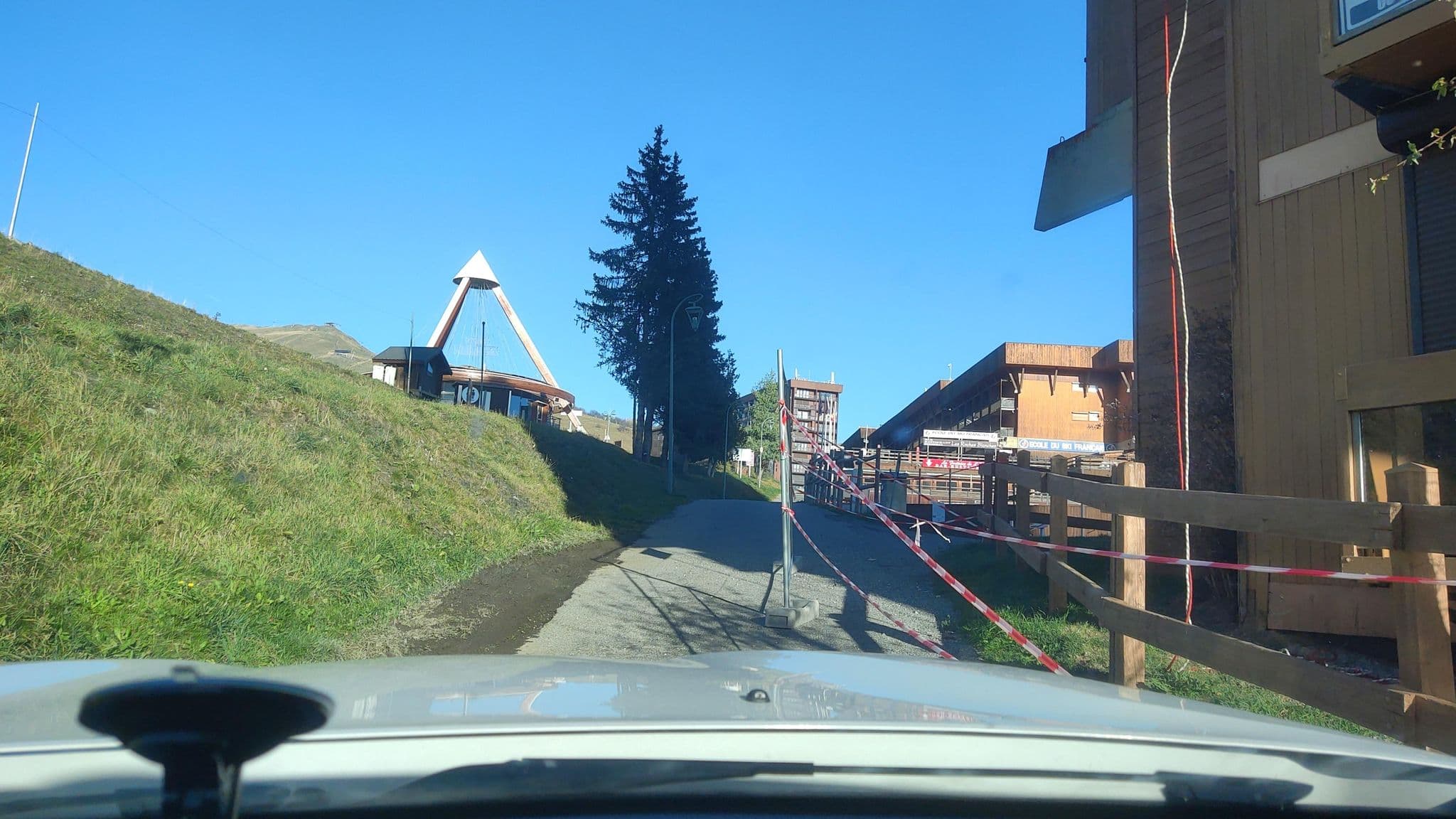 Street view near Odalys Residence le Galaxy, Saint-Jean-de-Maurienne — © MatthieuF4FNE (CC BY-SA · Mapillary)