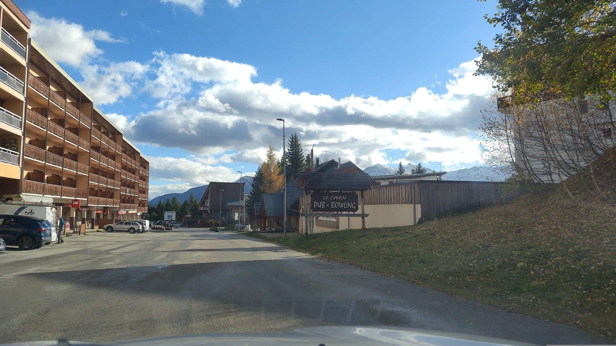 Street view near Studio Champerouze 127, Saint-Jean-de-Maurienne — © MatthieuF4FNE (CC BY-SA · Mapillary)