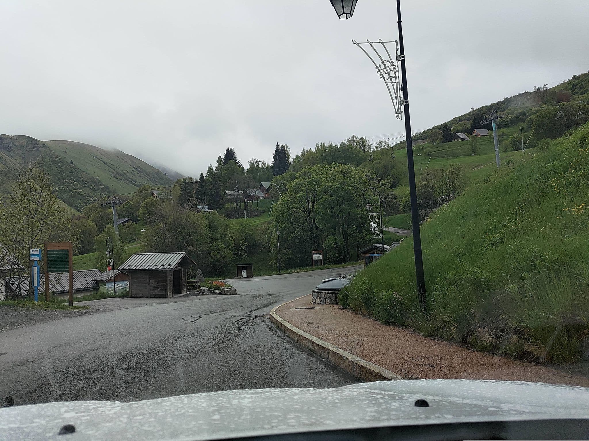 Street view near Chalet Saint Roch, Saint-Jean-de-Maurienne — © MatthieuF4FNE (CC BY-SA · Mapillary)
