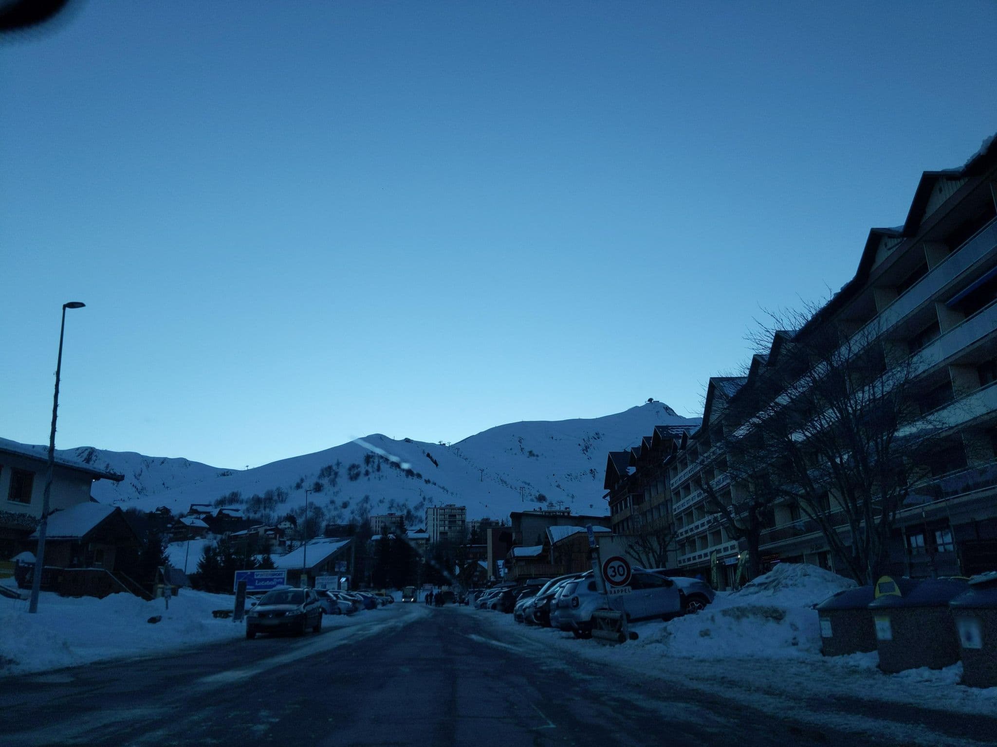 Street view near Chalets L'etendard, Saint-Jean-de-Maurienne — © alexmodesto73 (CC BY-SA · Mapillary)