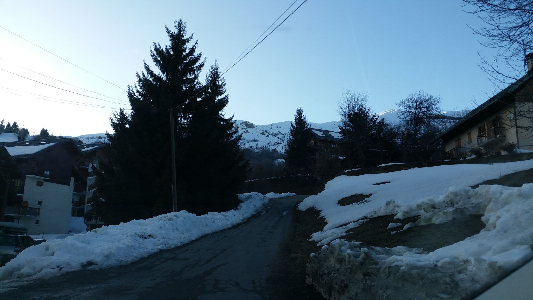 Street view near Résidence Sourires et Vacances, Saint-Jean-de-Maurienne — © alexmodesto73 (CC BY-SA · Mapillary)