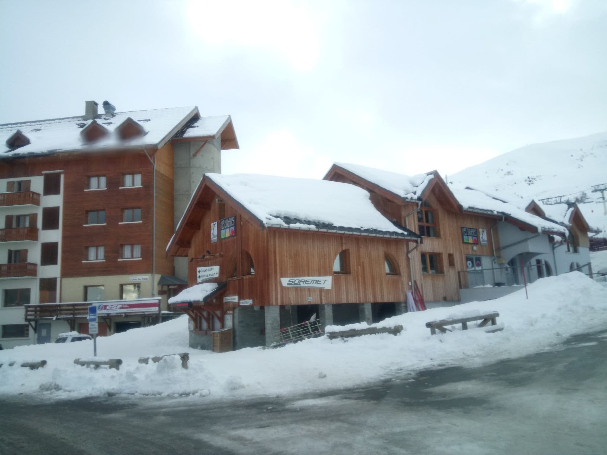 Street view near Maison Jeunes Maison Familiale J Anizan, Saint-Jean-de-Maurienne — © alexmodesto73 (CC BY-SA · Mapillary)