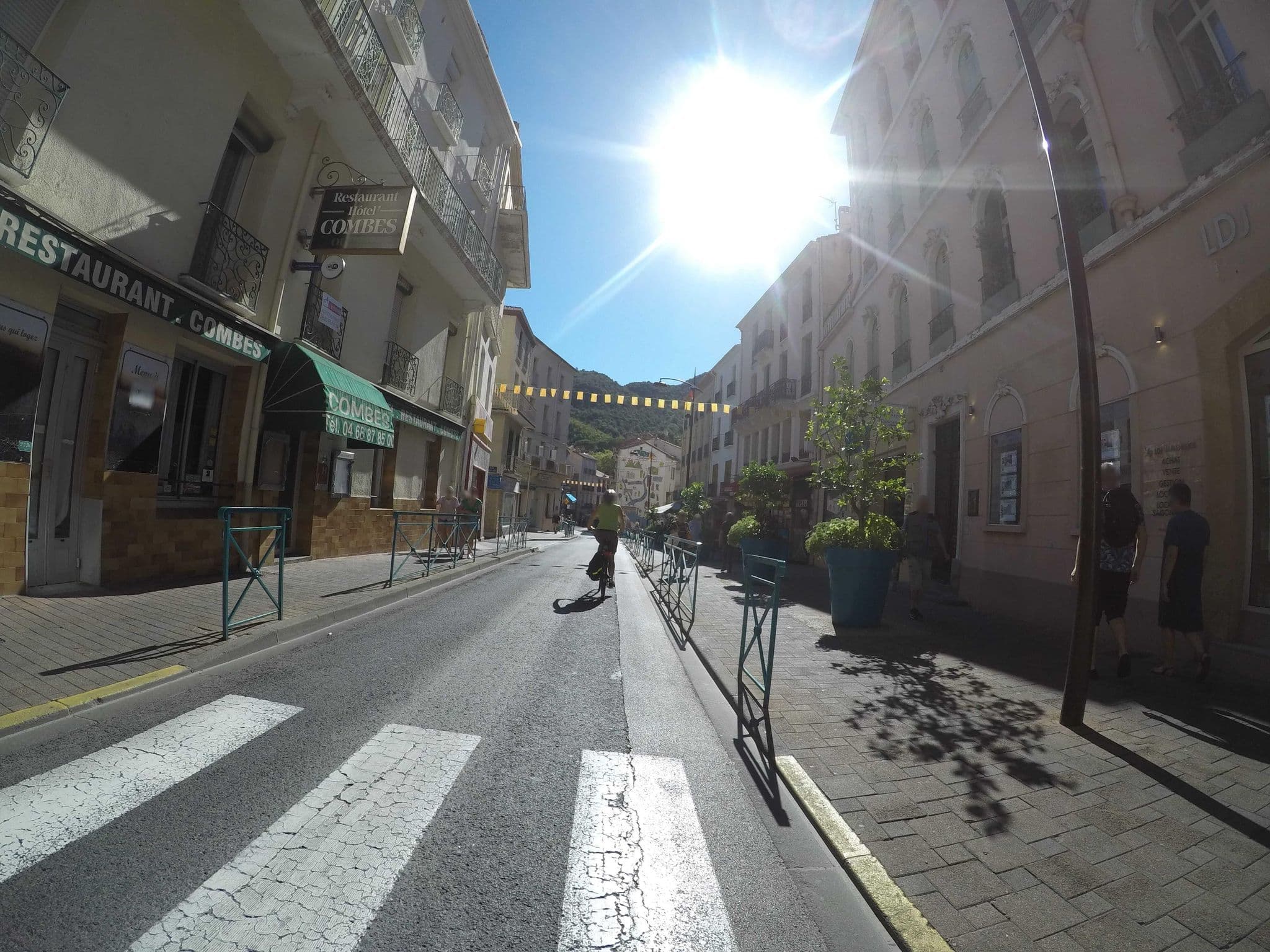 Street view near Hôtel Combes, els Banys d'Arles — © ray66 (CC BY-SA · Mapillary)