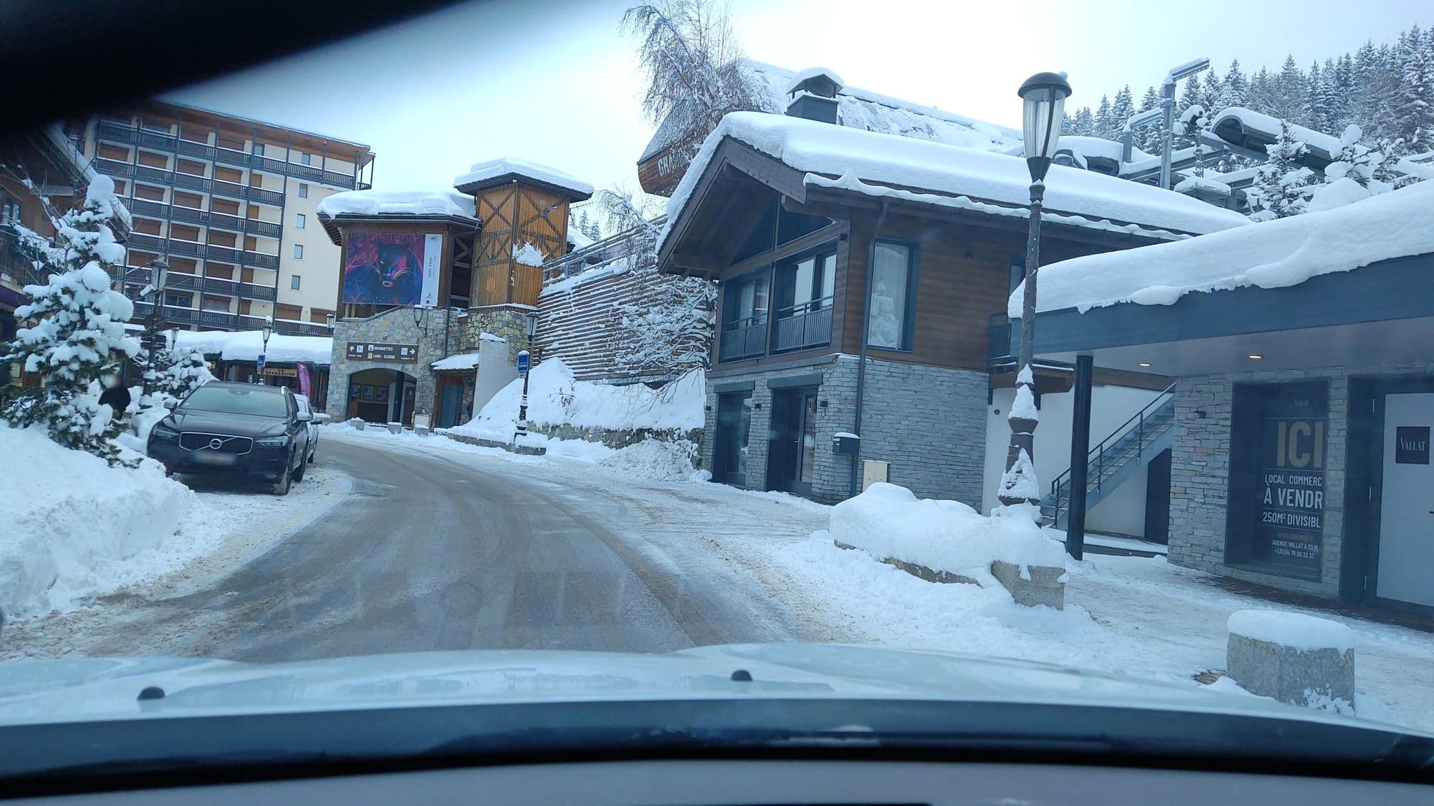 Street view near club hotel, Courchevel — © MatthieuF4FNE (CC BY-SA · Mapillary)