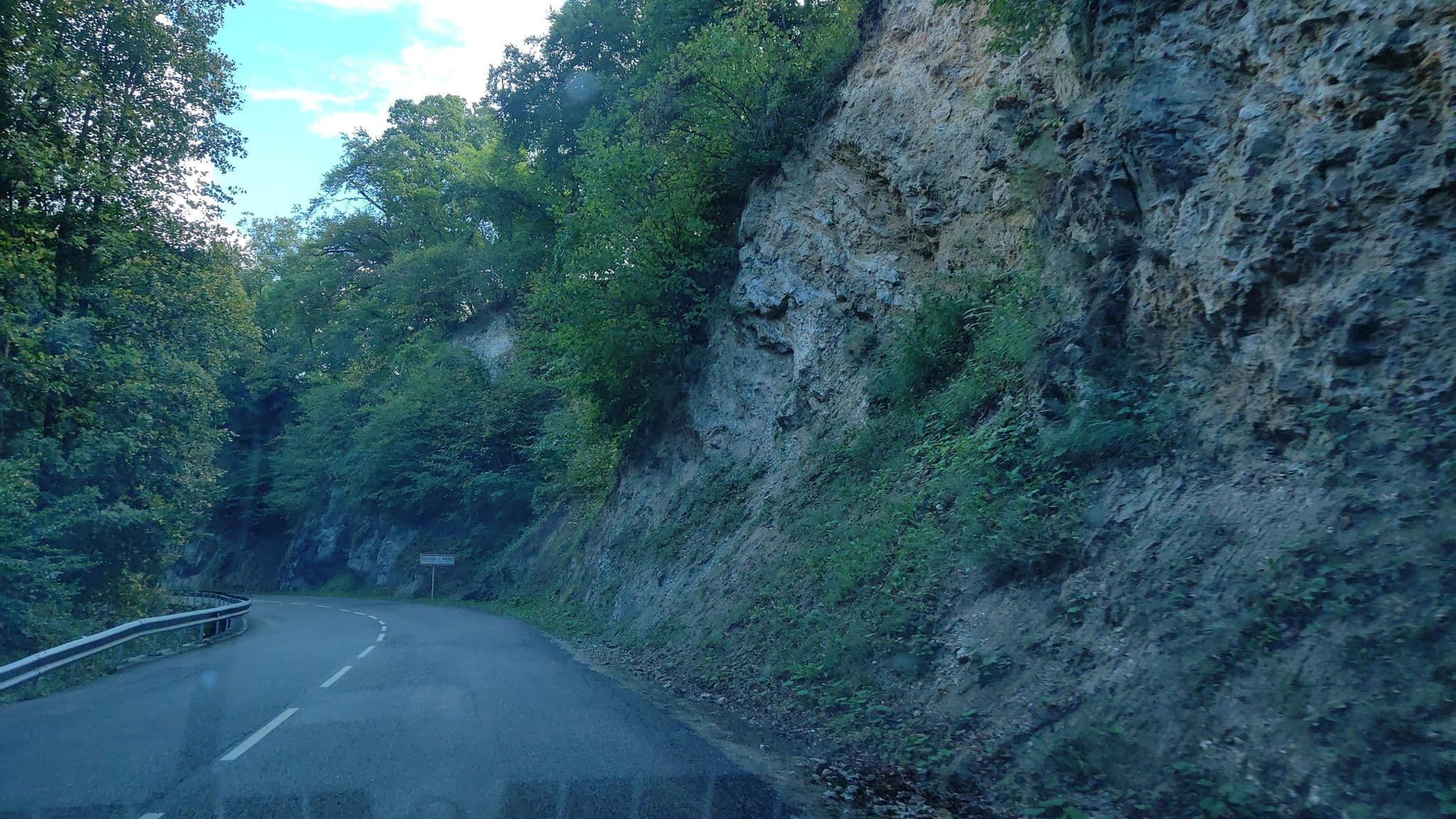 Street view near Residence Royal Villa Louise, Les Allues — © MatthieuF4FNE (CC BY-SA · Mapillary)