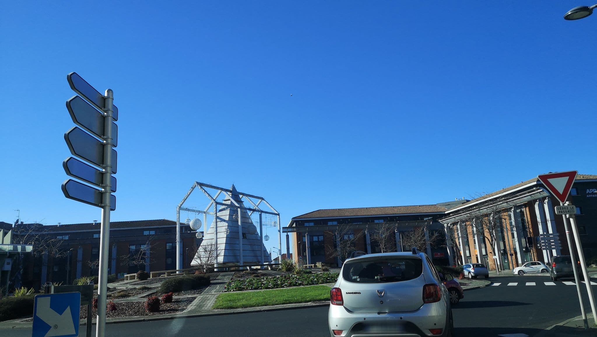 Street view near Holiday Inn Express, Blagnac — © bdoin (CC BY-SA · Mapillary)