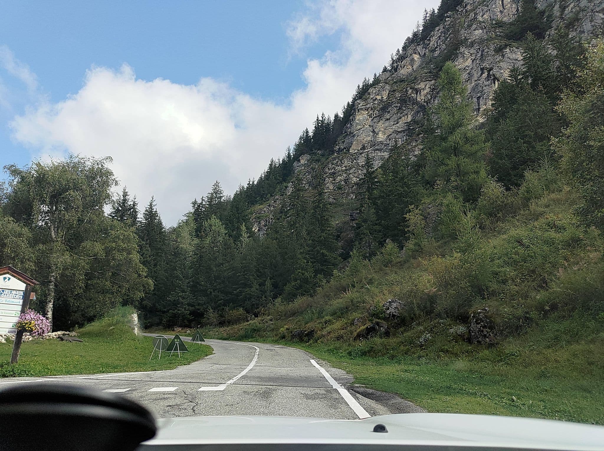 Street view near Chantal Faure, Courchevel — © MatthieuF4FNE (CC BY-SA · Mapillary)