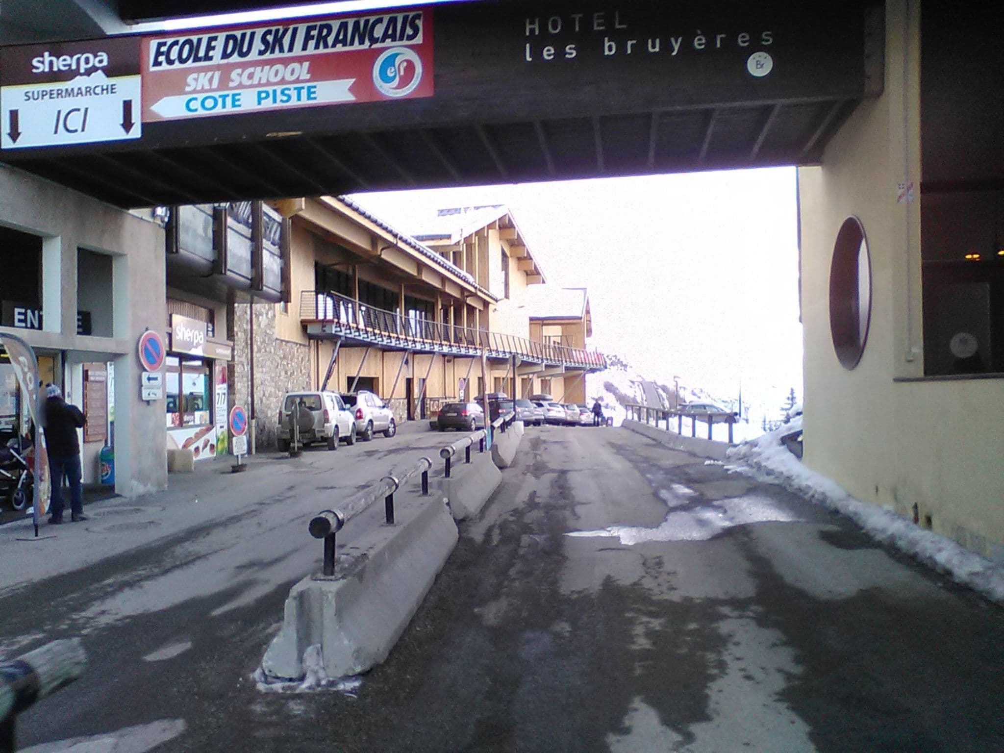 Street view near Hotel Latitudes Les Bruyeres, Val Thorens — © marcussacapuces91 (CC BY-SA · Mapillary)