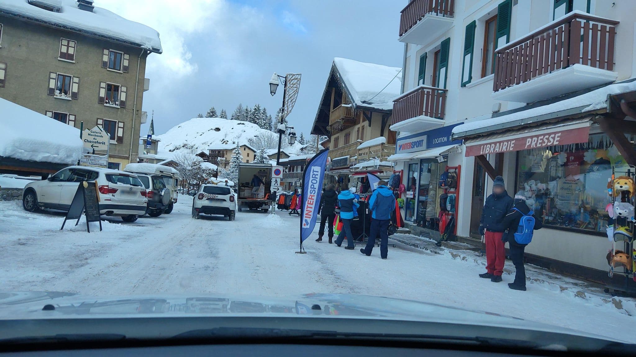 Street view near Pralognan Labellemontagne, Courchevel — © MatthieuF4FNE (CC BY-SA · Mapillary)