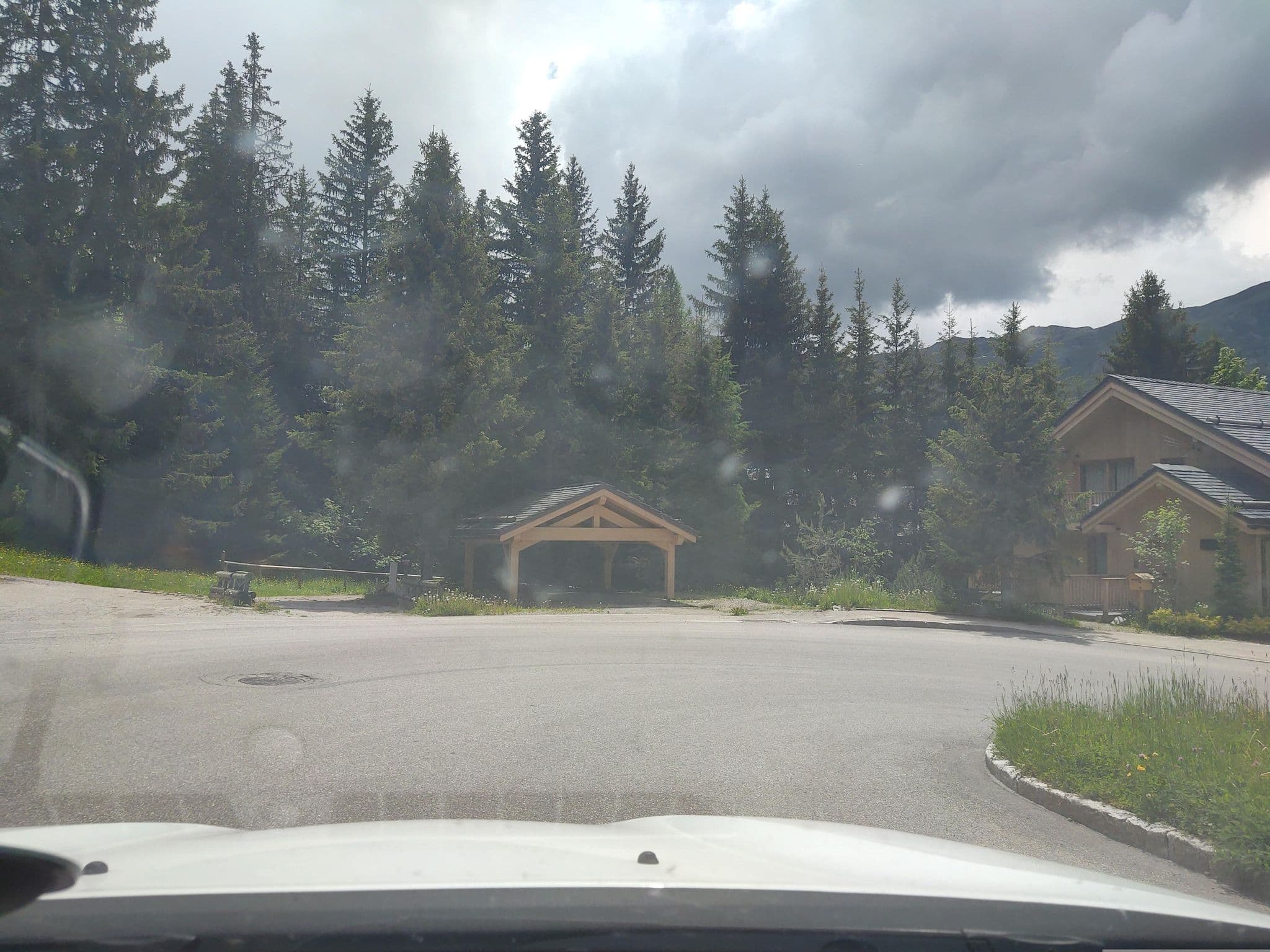 Street view near Les Diablerets, Méribel — © MatthieuF4FNE (CC BY-SA · Mapillary)