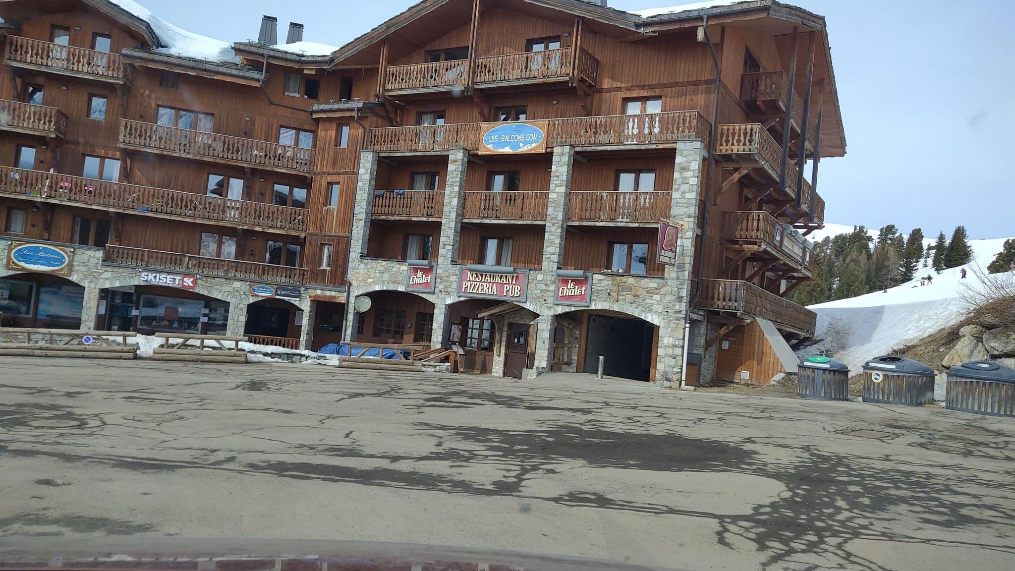 Street view near Hôtel les Balcons Village, Belle-Plagne — © MatthieuF4FNE (CC BY-SA · Mapillary)