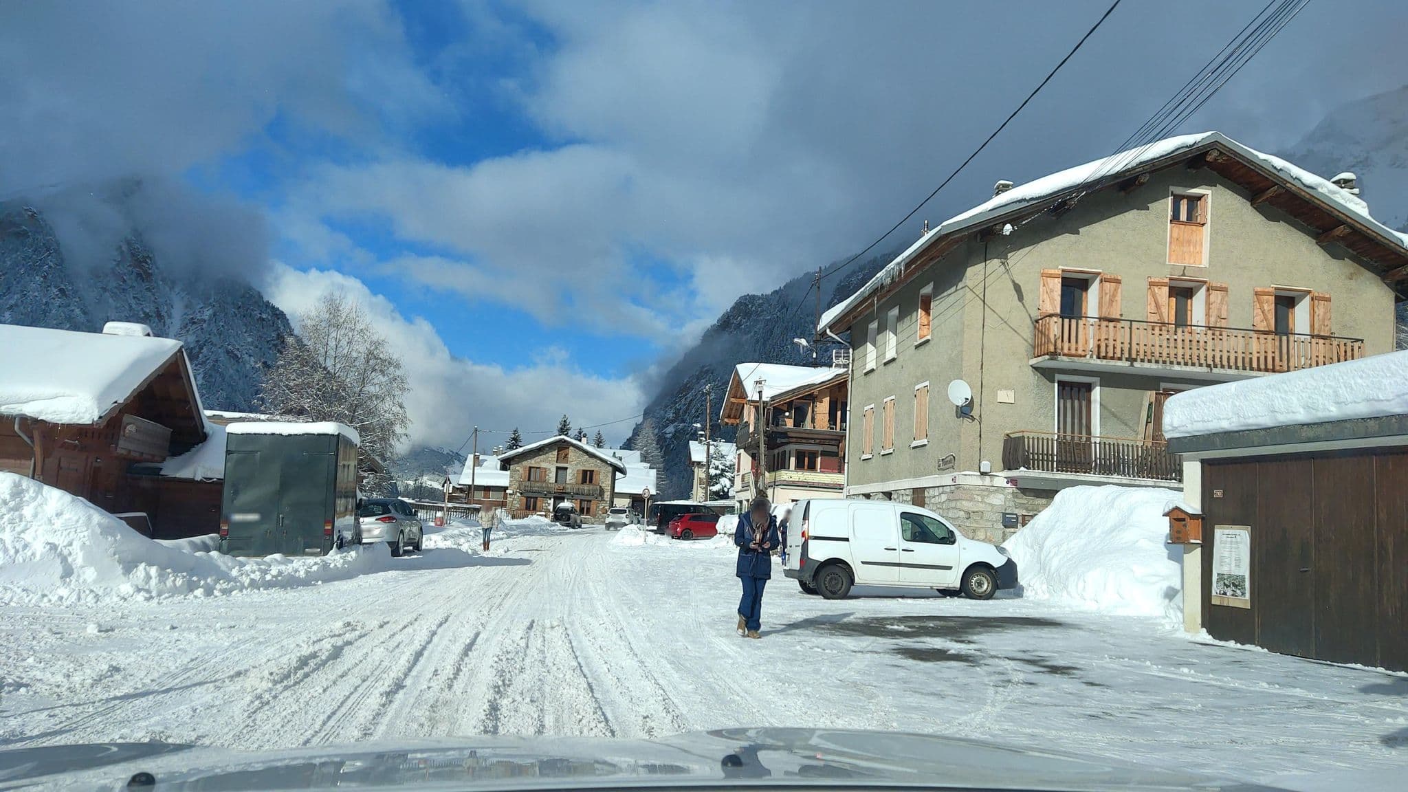 Street view near Lagrange Vacances les Hauts de la Vanoise, Courchevel — © MatthieuF4FNE (CC BY-SA · Mapillary)