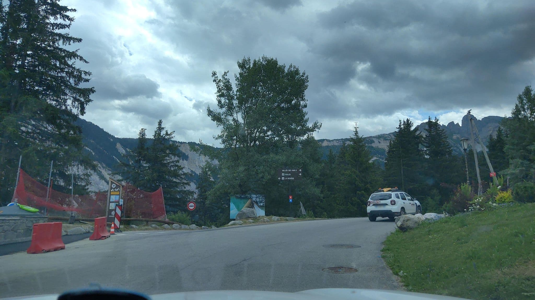 Street view near Hôtel Club Vacanciel Courchevel, Courchevel — © MatthieuF4FNE (CC BY-SA · Mapillary)