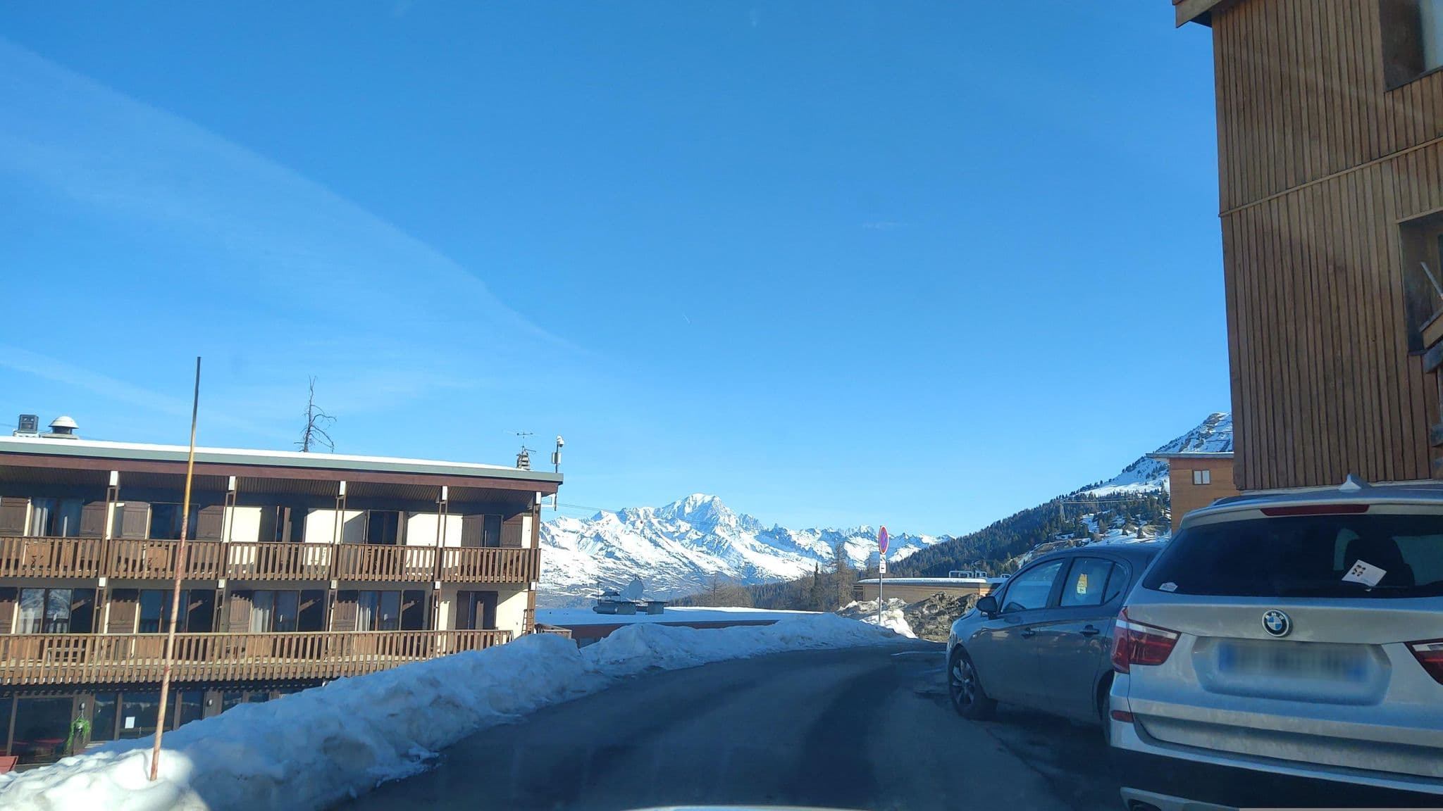 Street view near ho36 . La Plagne-Centre . Paradiski, Belle-Plagne — © MatthieuF4FNE (CC BY-SA · Mapillary)