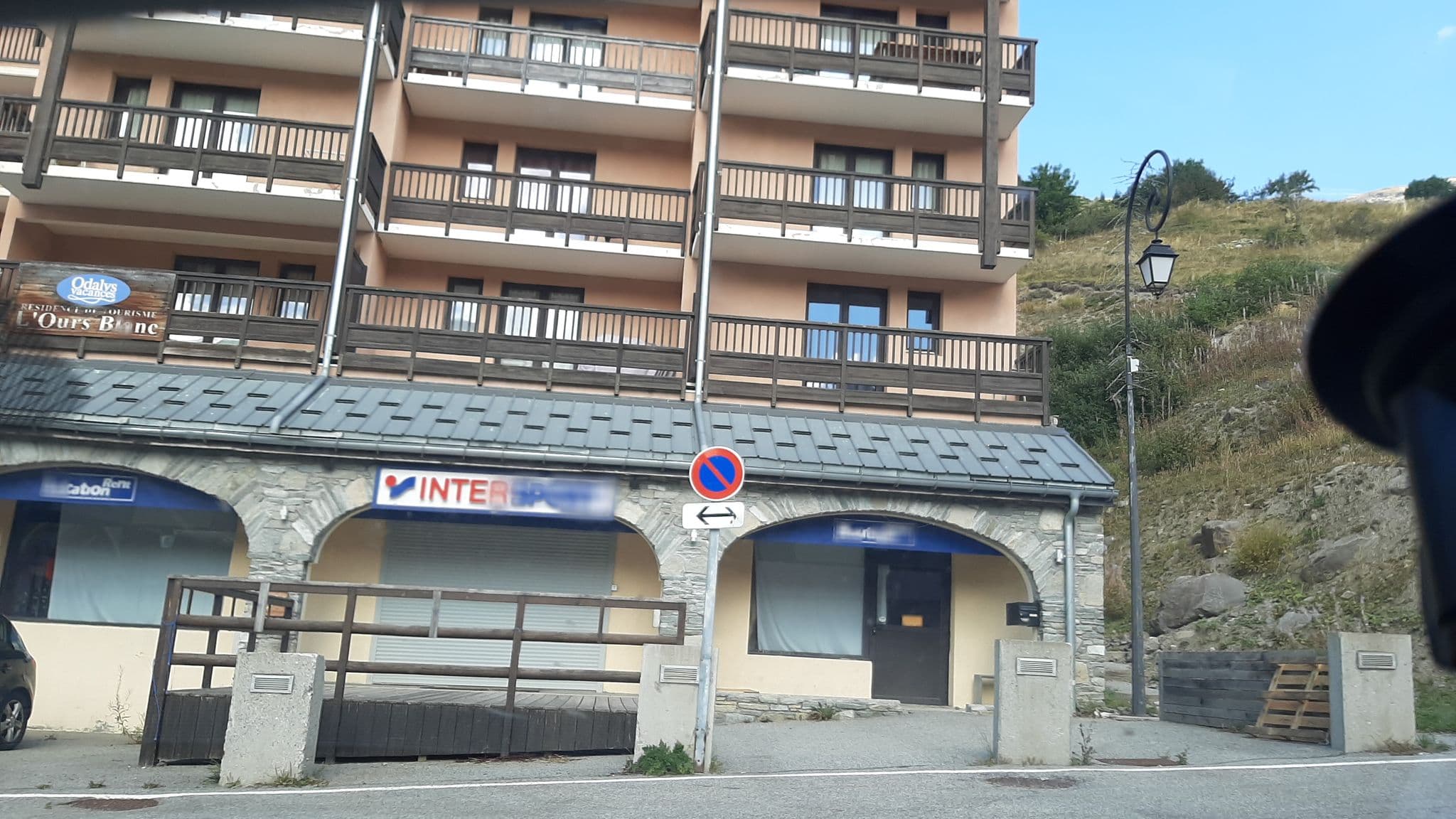 Street view near Odalys L'Ours Blanc, Valloire — © alexmodesto73 (CC BY-SA · Mapillary)