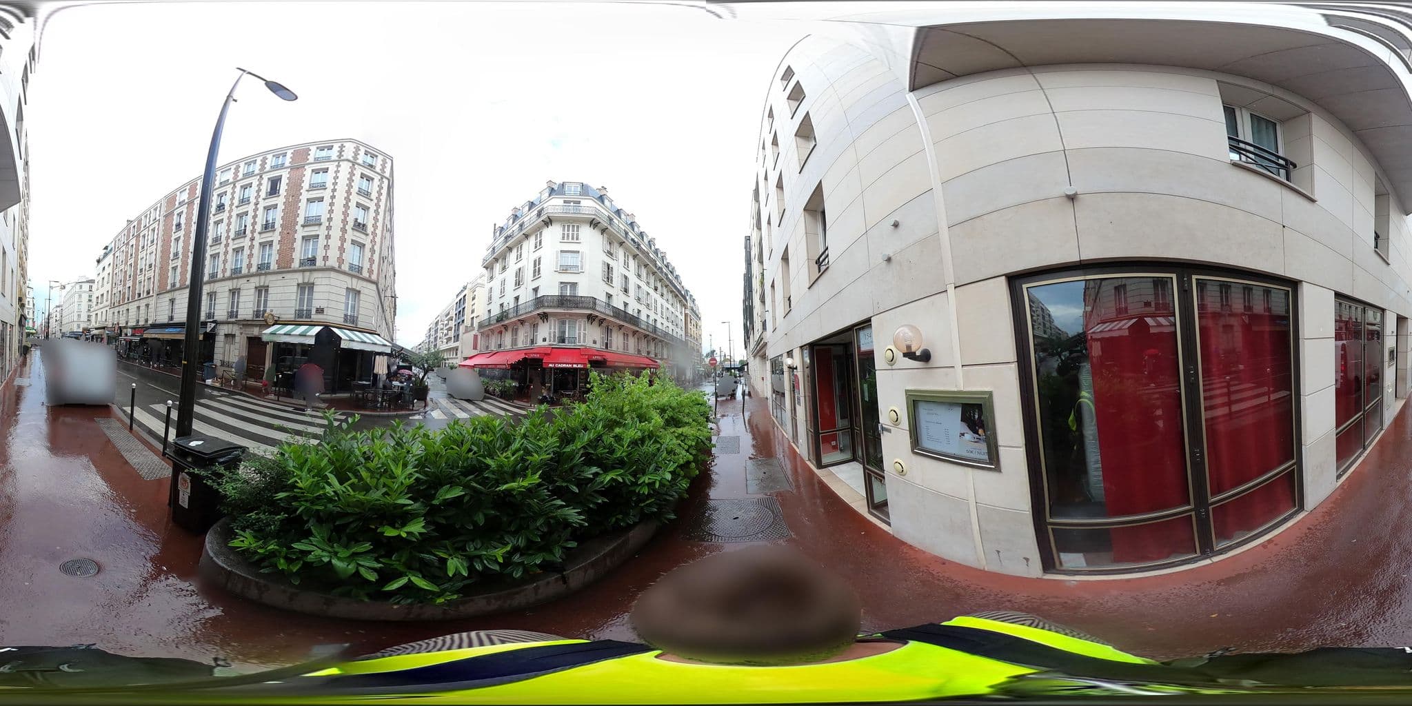 Street view near Hôtel Briand, Levallois-Perret — © overflorian (CC BY-SA · Mapillary)