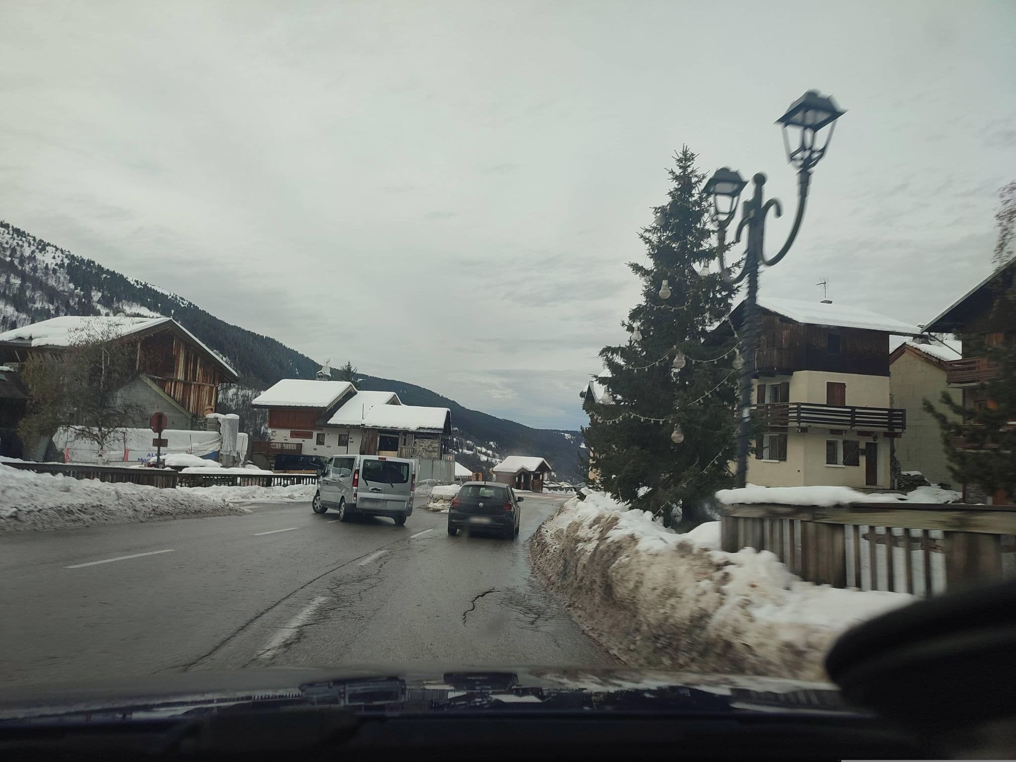 Street view near Chalet La Vielle Grange, Méribel — © VincentCoq (CC BY-SA · Mapillary)