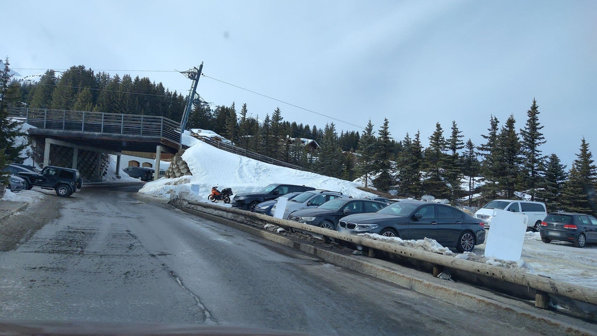 Street view near Les Balcons de Pralong, Courchevel — © MatthieuF4FNE (CC BY-SA · Mapillary)