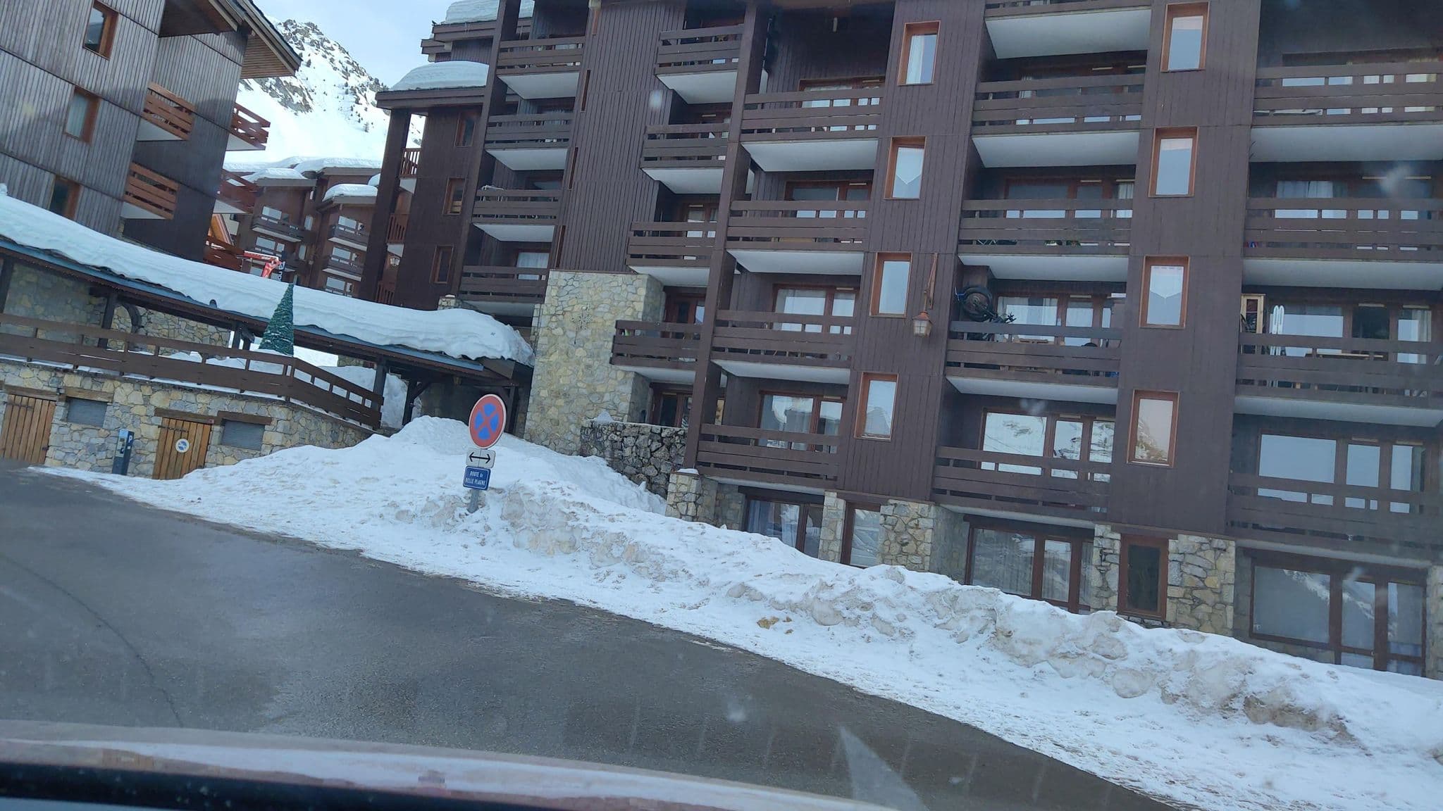 Street view near Montagnettes Chalets des Cimes, Belle-Plagne — © MatthieuF4FNE (CC BY-SA · Mapillary)