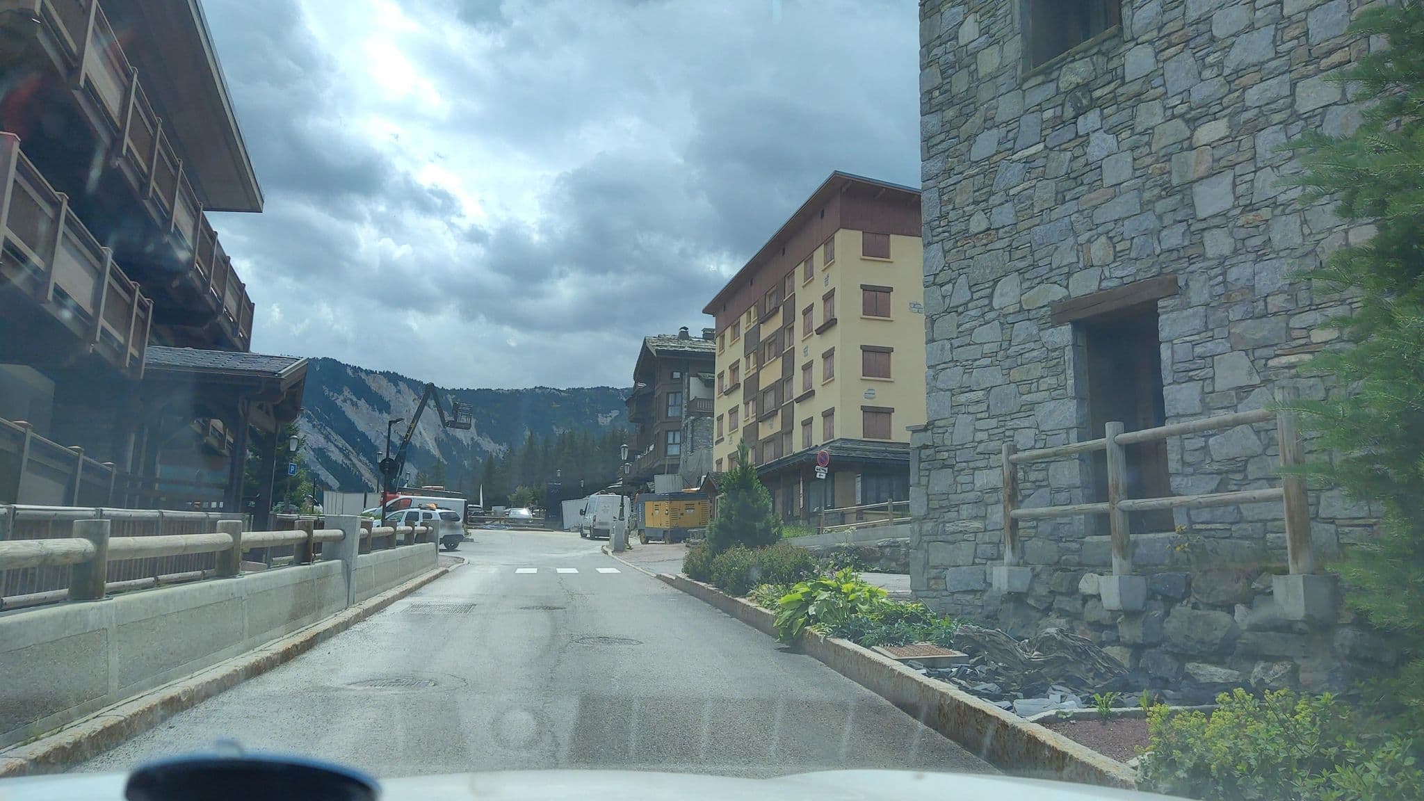 Street view near Hôtel Club mmv du Golf, Courchevel — © MatthieuF4FNE (CC BY-SA · Mapillary)