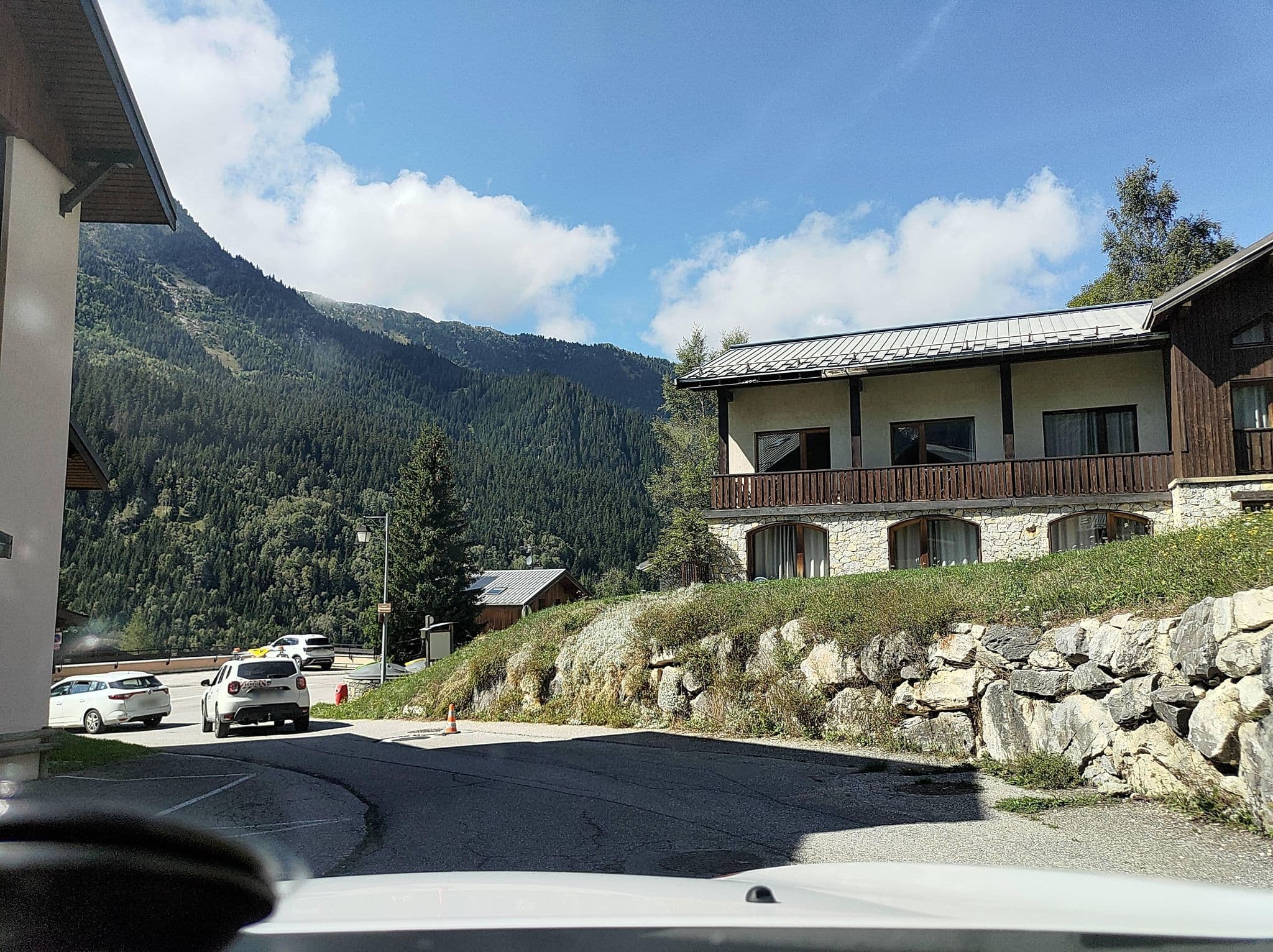 Street view near Lagrange Vacances les Hauts de la Vanoise, Courchevel — © MatthieuF4FNE (CC BY-SA · Mapillary)