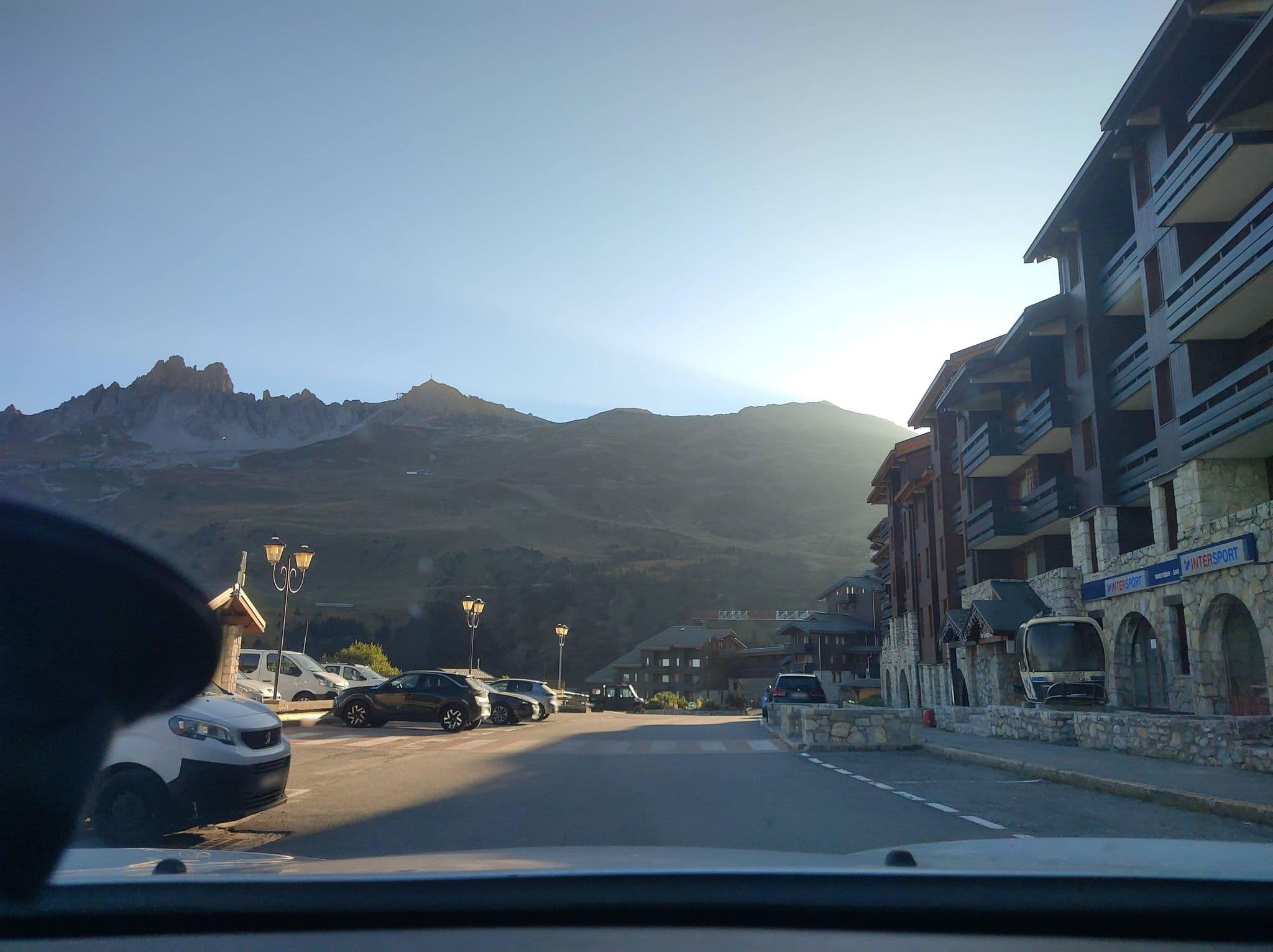 Street view near Residence Creux de l'ours Rouge, Méribel — © MatthieuF4FNE (CC BY-SA · Mapillary)