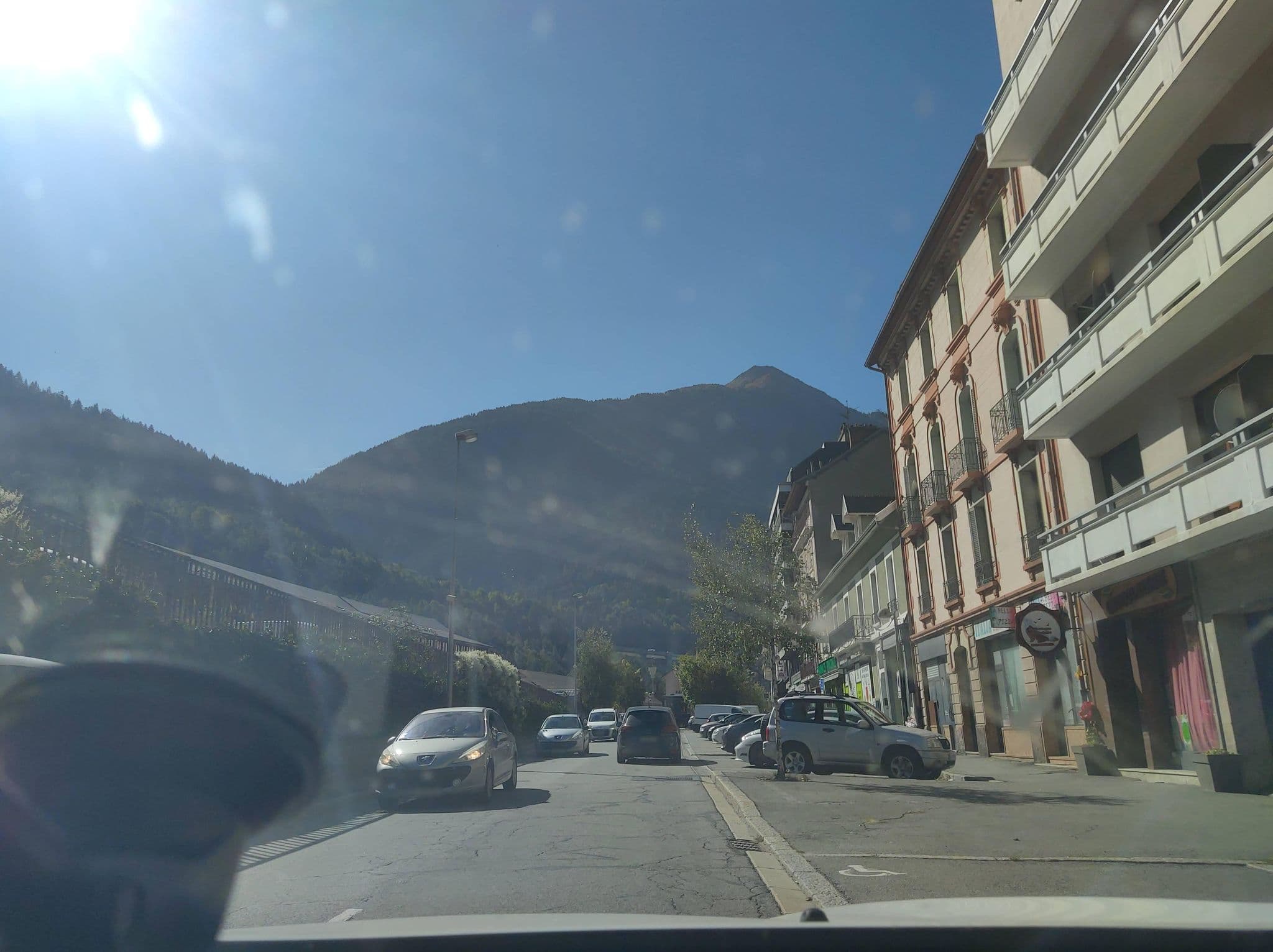 Street view near Hôtel au Perce Neige, Modane — © MatthieuF4FNE (CC BY-SA · Mapillary)