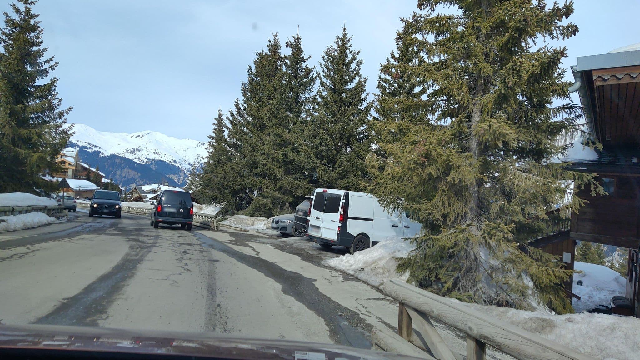 Street view near Horizon Blanc, Courchevel — © MatthieuF4FNE (CC BY-SA · Mapillary)