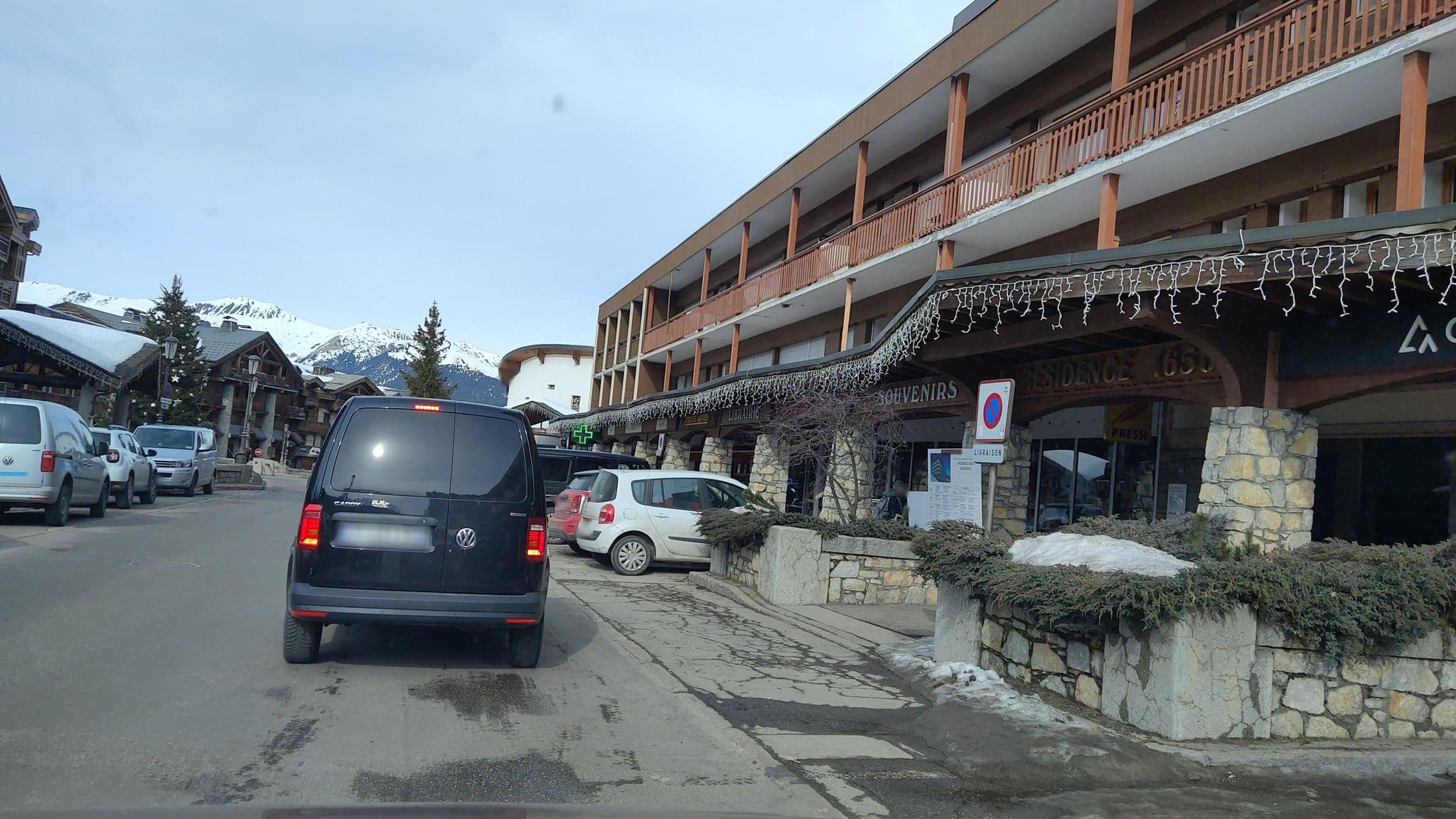 Street view near Apartment Anna, Courchevel — © MatthieuF4FNE (CC BY-SA · Mapillary)