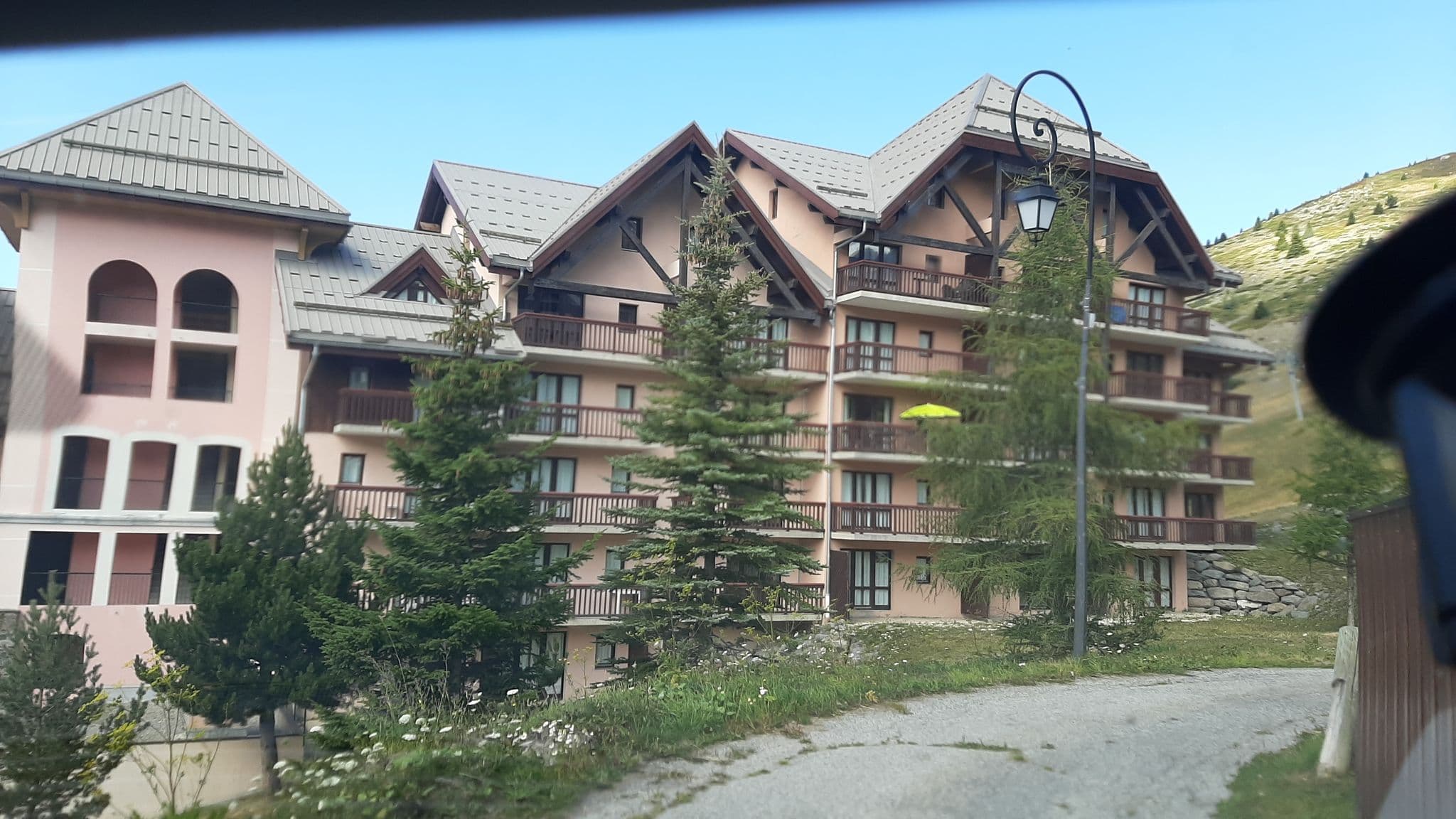 Street view near Locations Maeva Particuliers Le Thabor, Valloire — © alexmodesto73 (CC BY-SA · Mapillary)