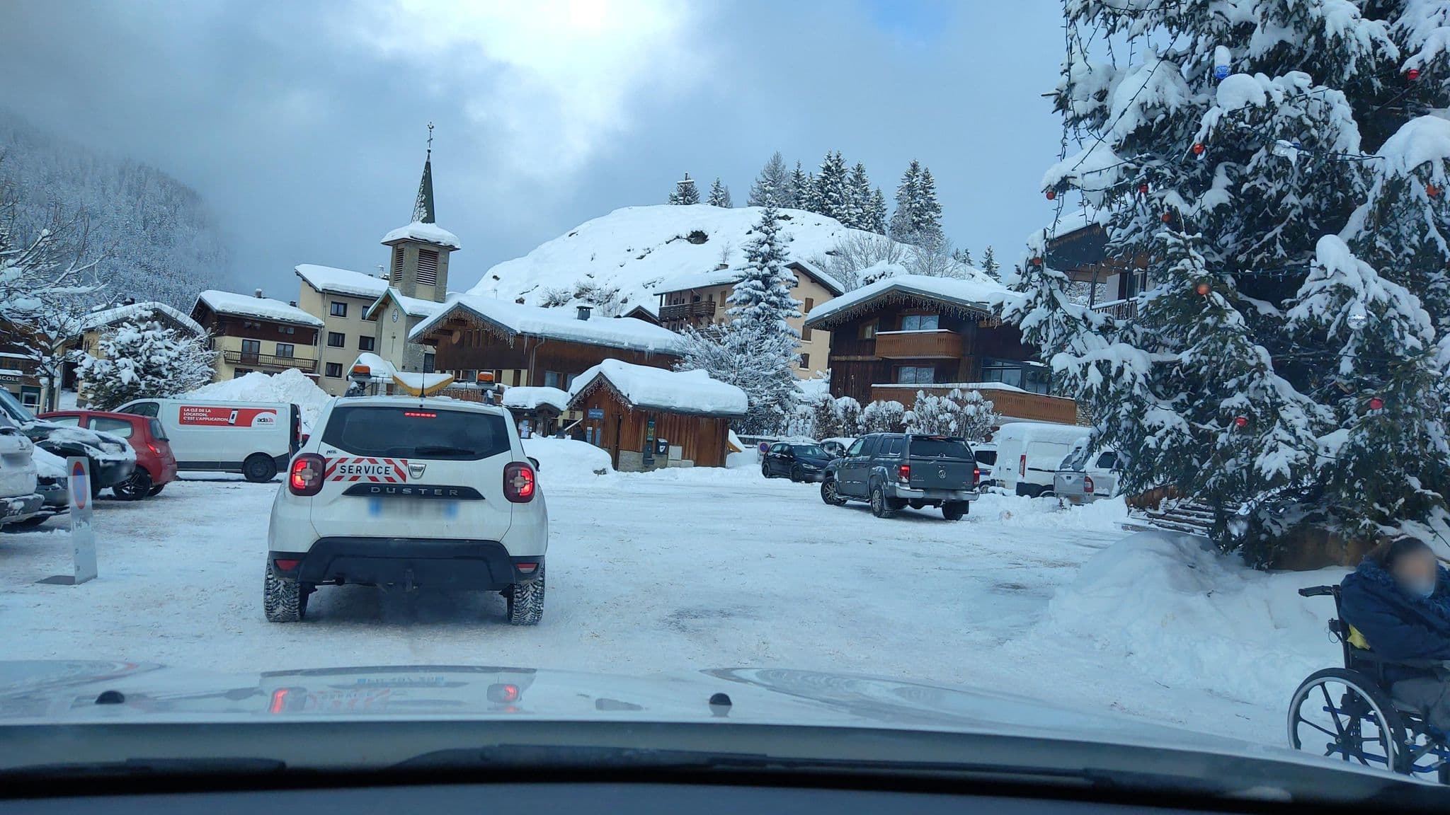 Street view near Hôtel-Club IGeSA Pralognan-La-Vanoise, Courchevel — © MatthieuF4FNE (CC BY-SA · Mapillary)