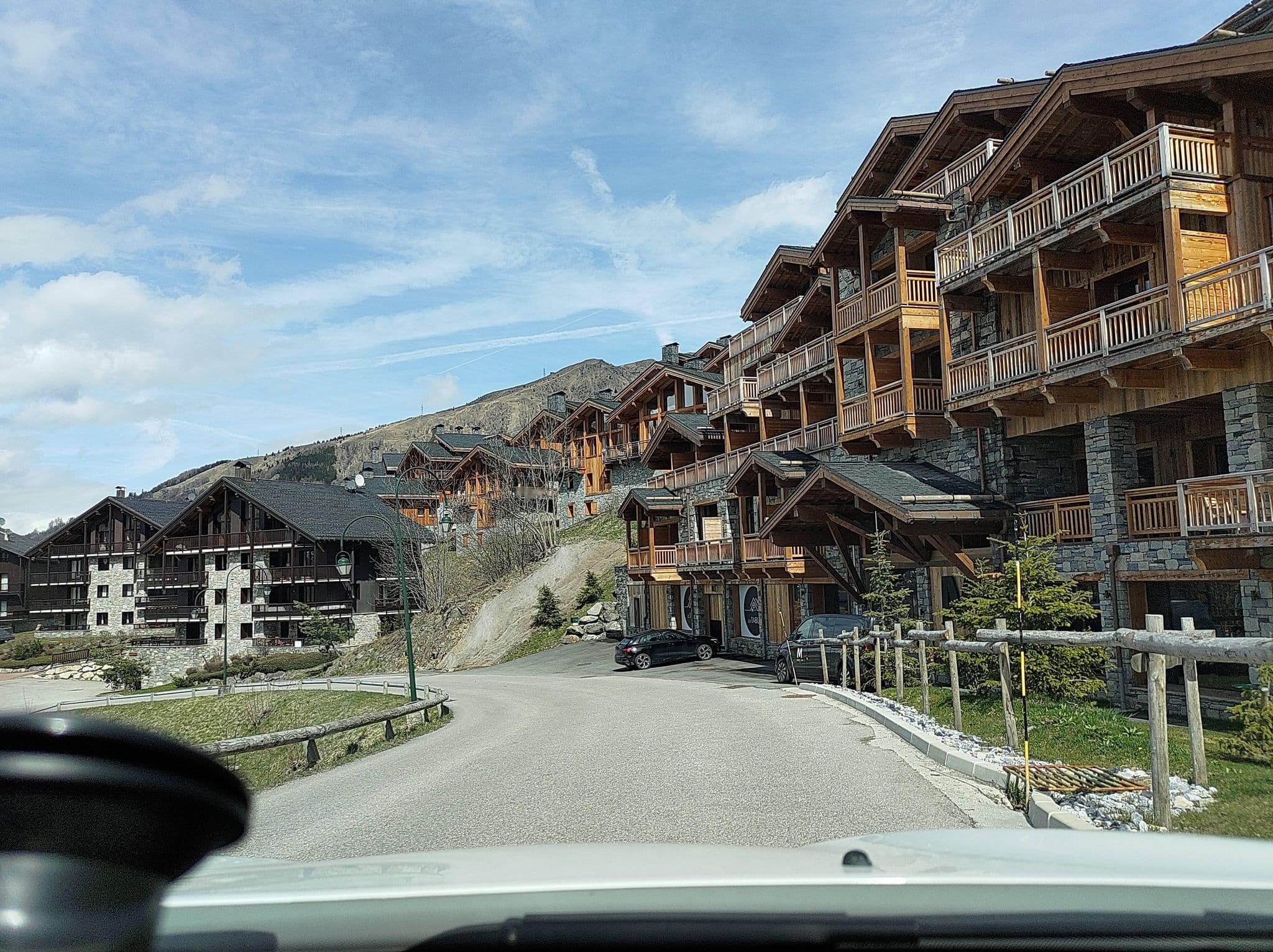 Street view near M Lodge Hotel & Spa, Saint-Martin-de-Belleville — © MatthieuF4FNE (CC BY-SA · Mapillary)
