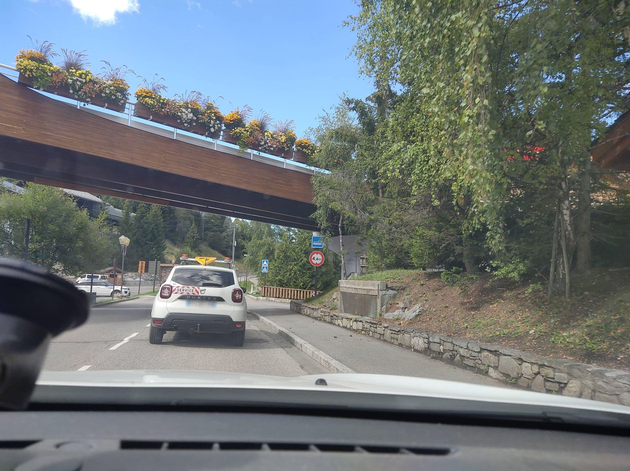 Street view near Les 3 hotels de la Chaudanne, Méribel — © MatthieuF4FNE (CC BY-SA · Mapillary)