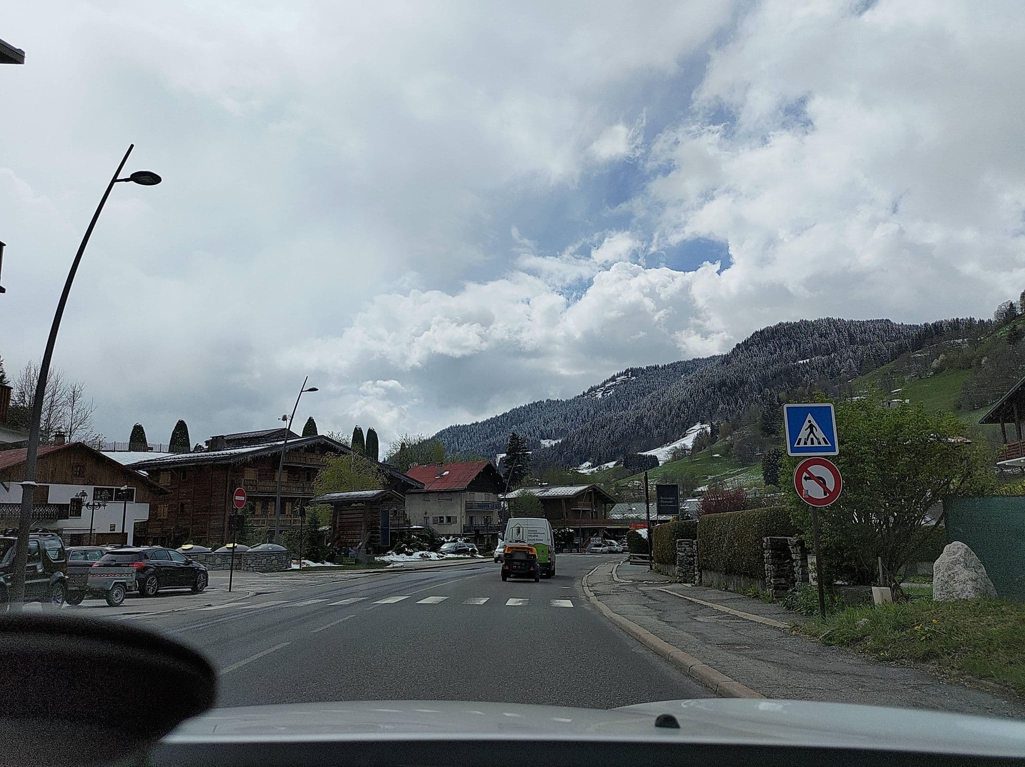 Street view near Sibuet Hotel, Megève — © MatthieuF4FNE (CC BY-SA · Mapillary)