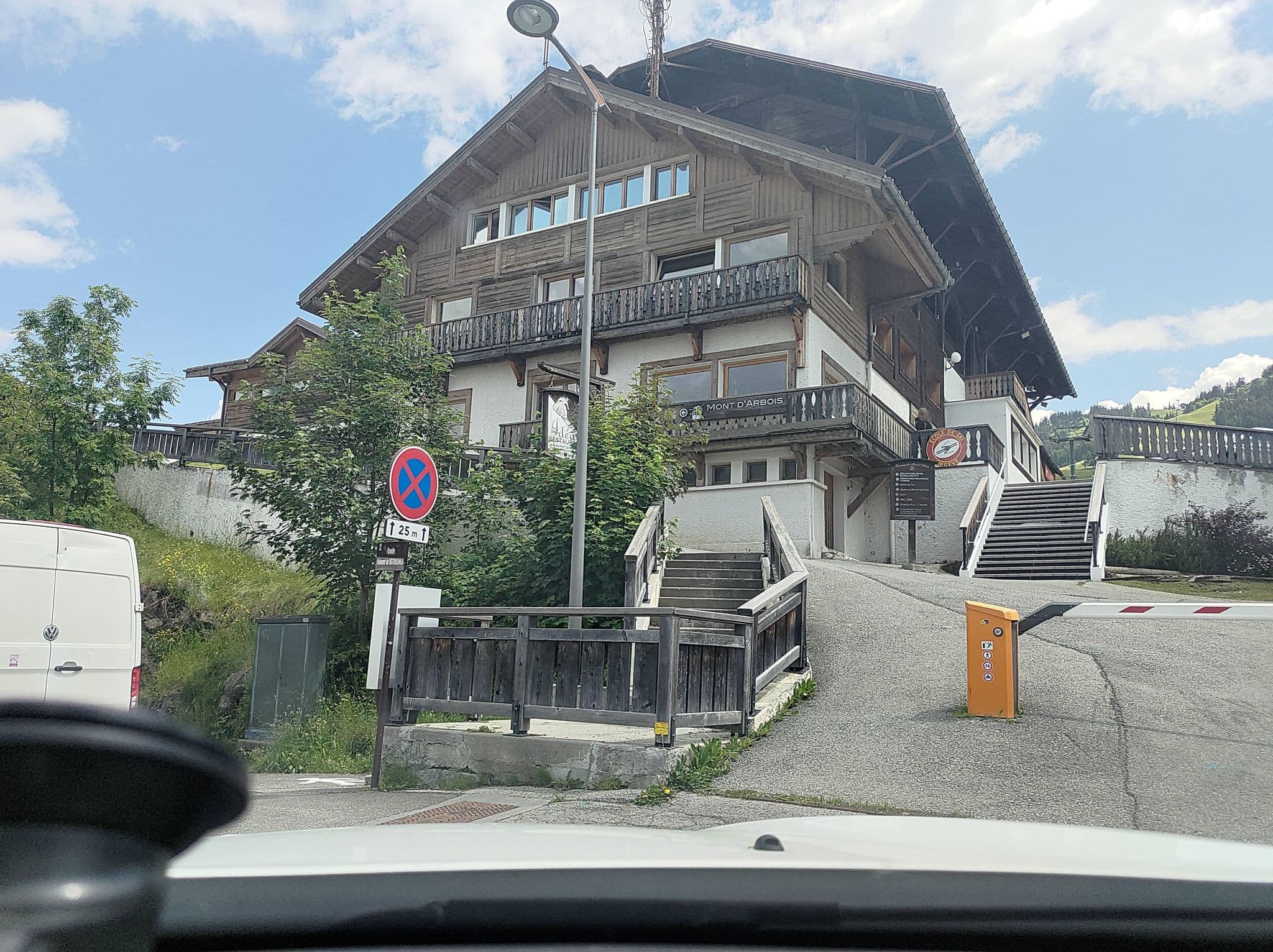Street view near La Ferme du Golf, Megève — © MatthieuF4FNE (CC BY-SA · Mapillary)