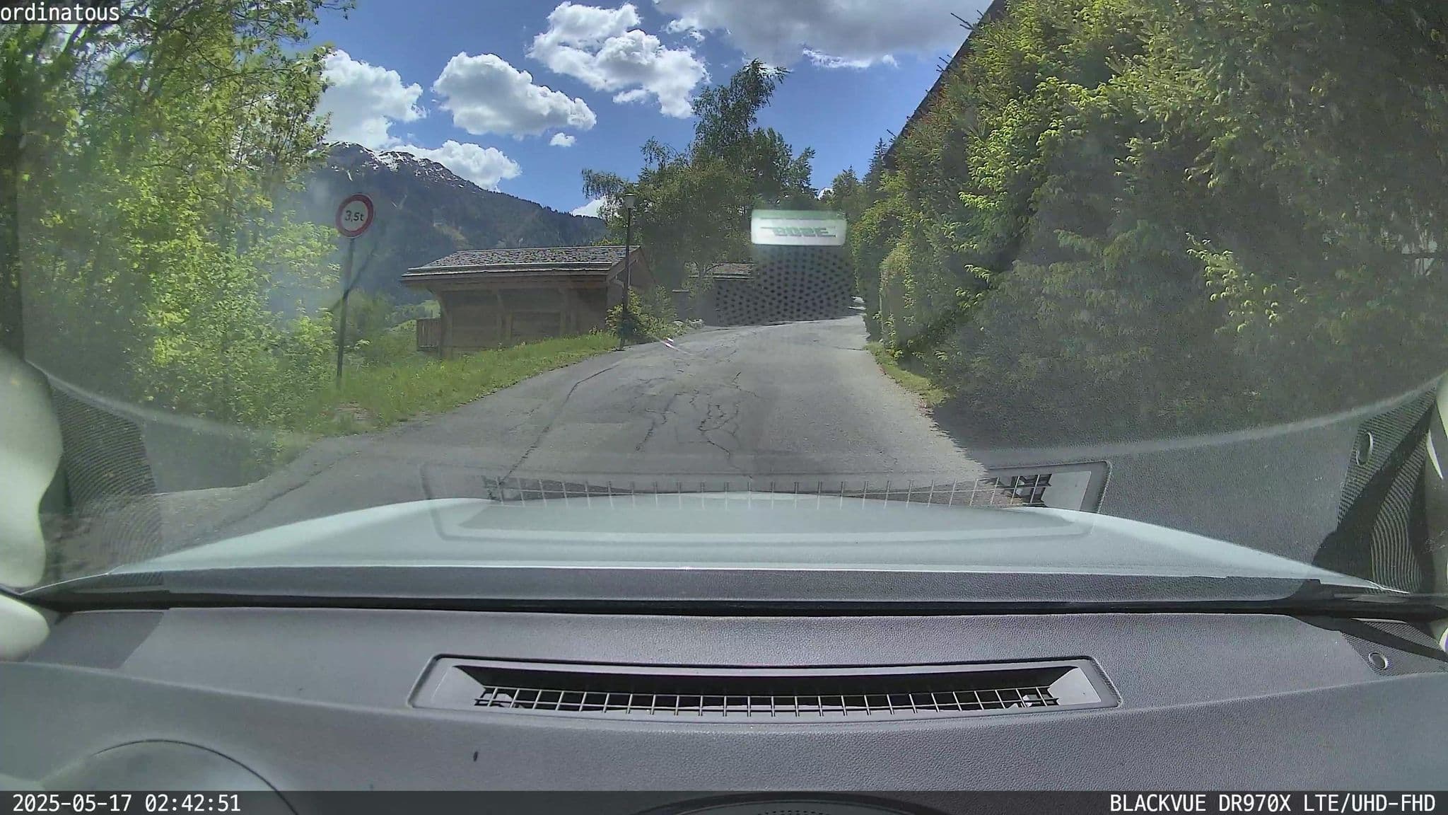 Street view near Gite Tupilak, Les Houches — © ordinatous (CC BY-SA · Mapillary)