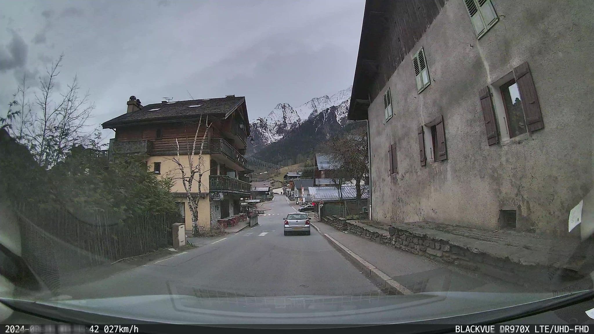 Street view near Hôtel Slalom, Les Houches — © ordinatous (CC BY-SA · Mapillary)