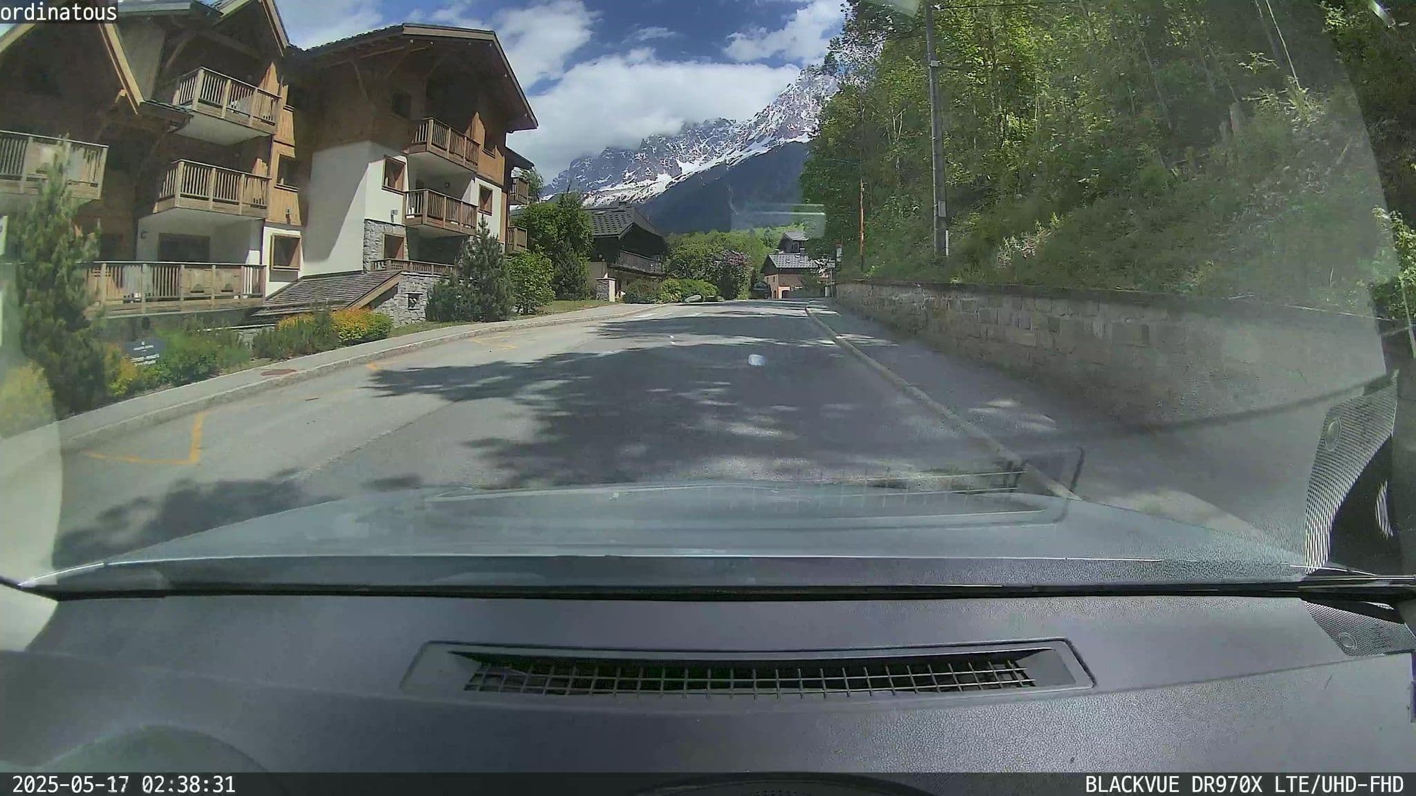 Street view near Les Chalets Elena, Les Houches — © ordinatous (CC BY-SA · Mapillary)
