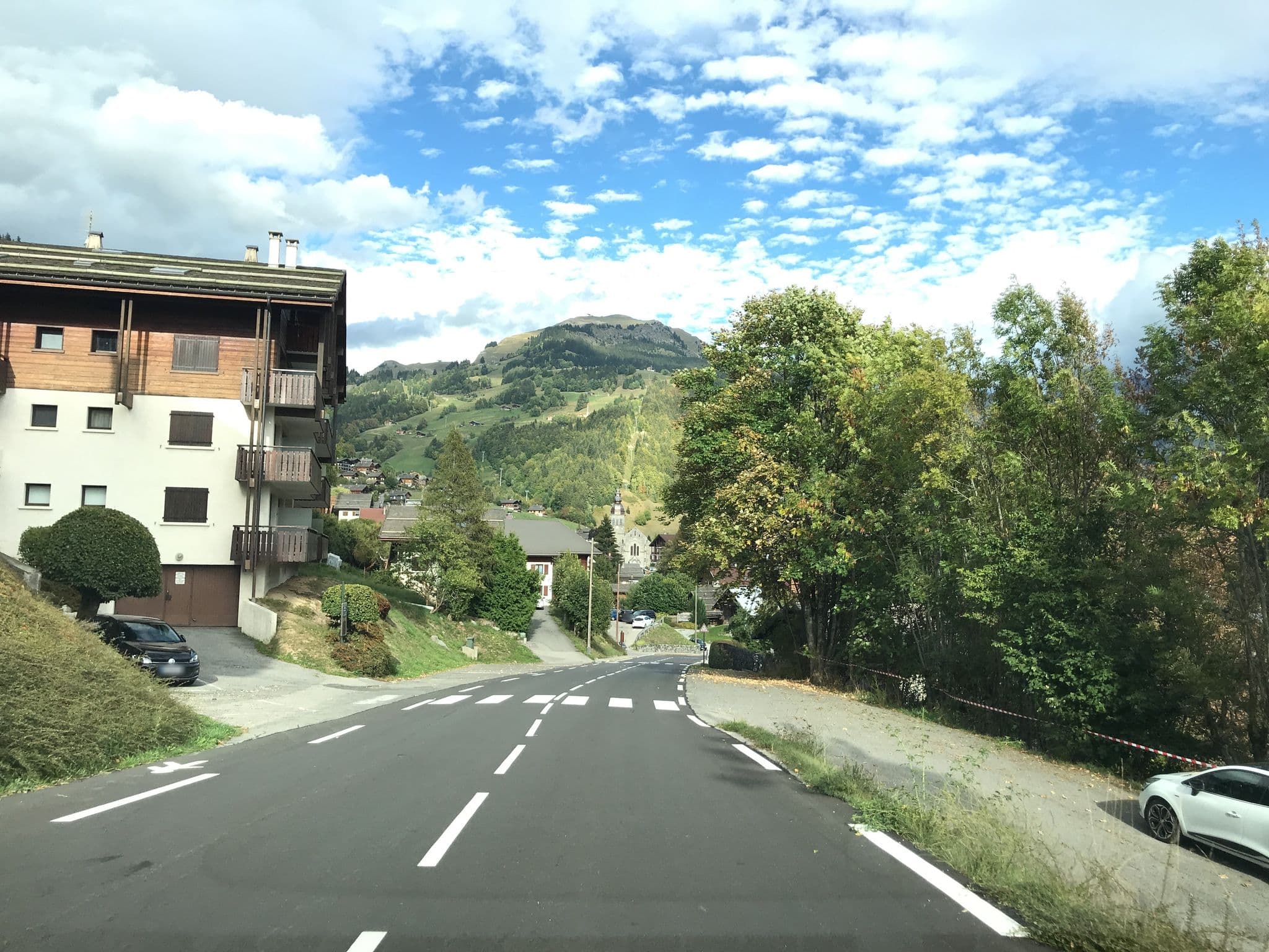 Street view near Appartement le Cocon, Le Grand-Bornand — © pgiraud (CC BY-SA · Mapillary)