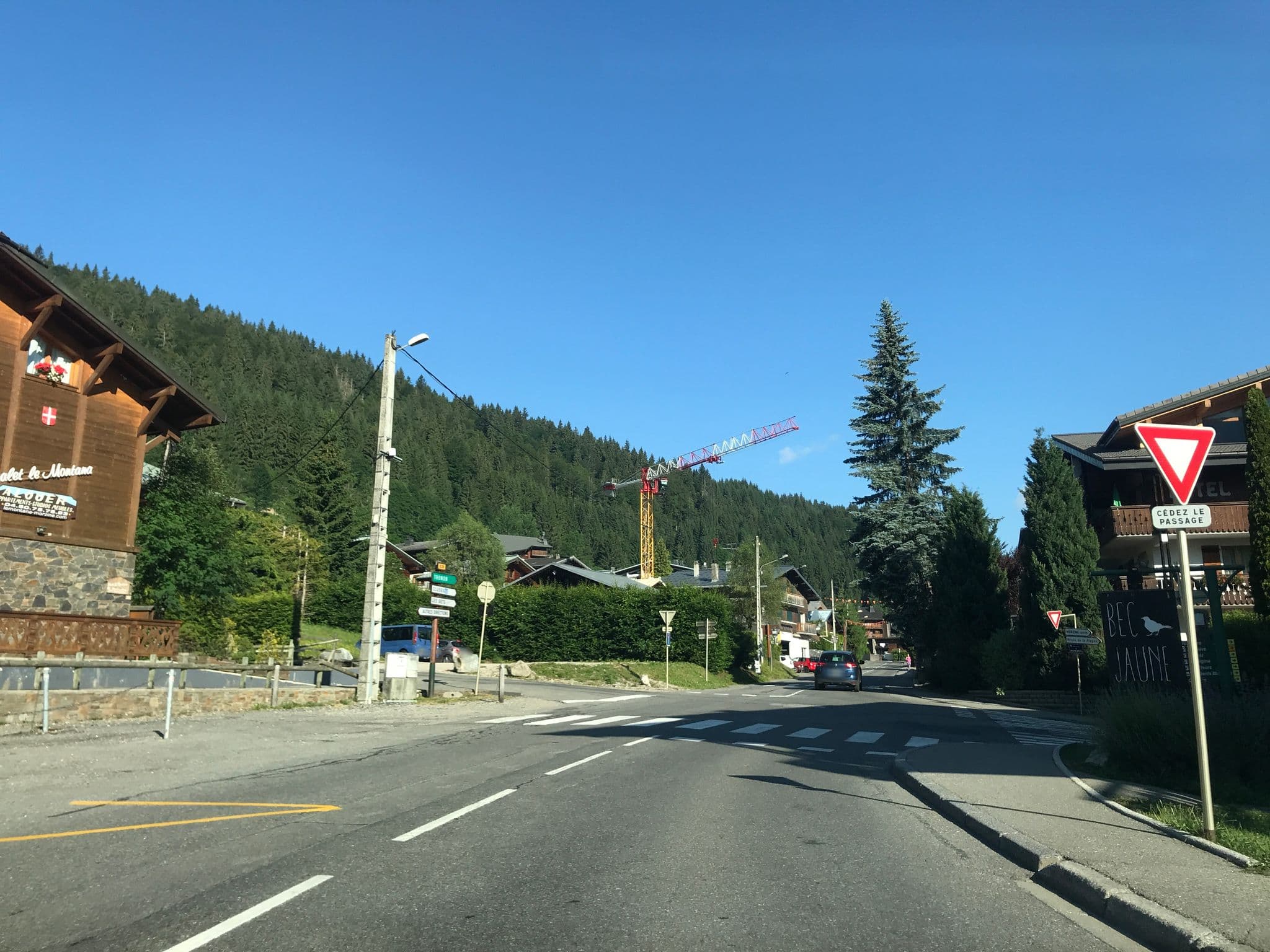 Street view near Schuss D4, Morzine — © pgiraud (CC BY-SA · Mapillary)