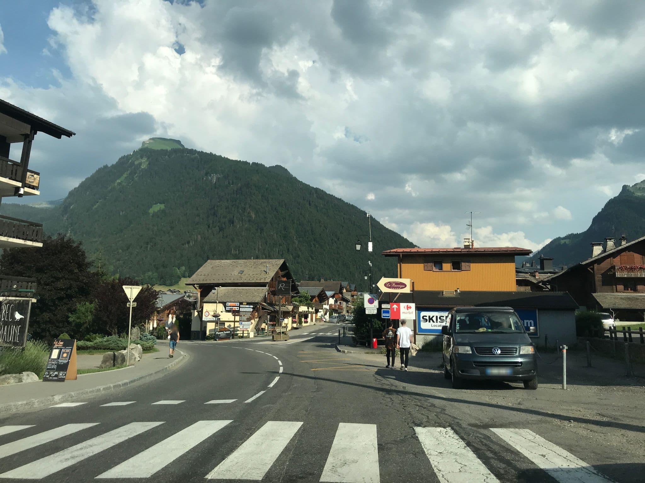 Street view near Piste B, Morzine — © pgiraud (CC BY-SA · Mapillary)