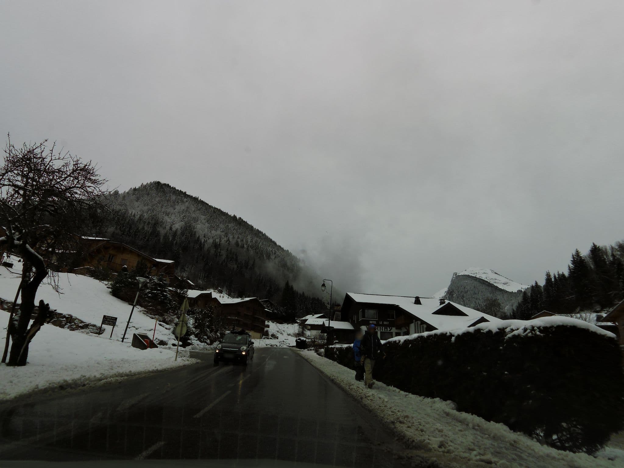 Street view near Hameau Des Fes, Morzine — © legrandblond (CC BY-SA · Mapillary)