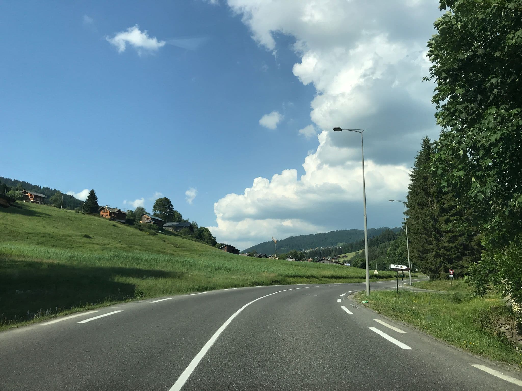 Street view near L’Atelier, Les Gets — © pgiraud (CC BY-SA · Mapillary)