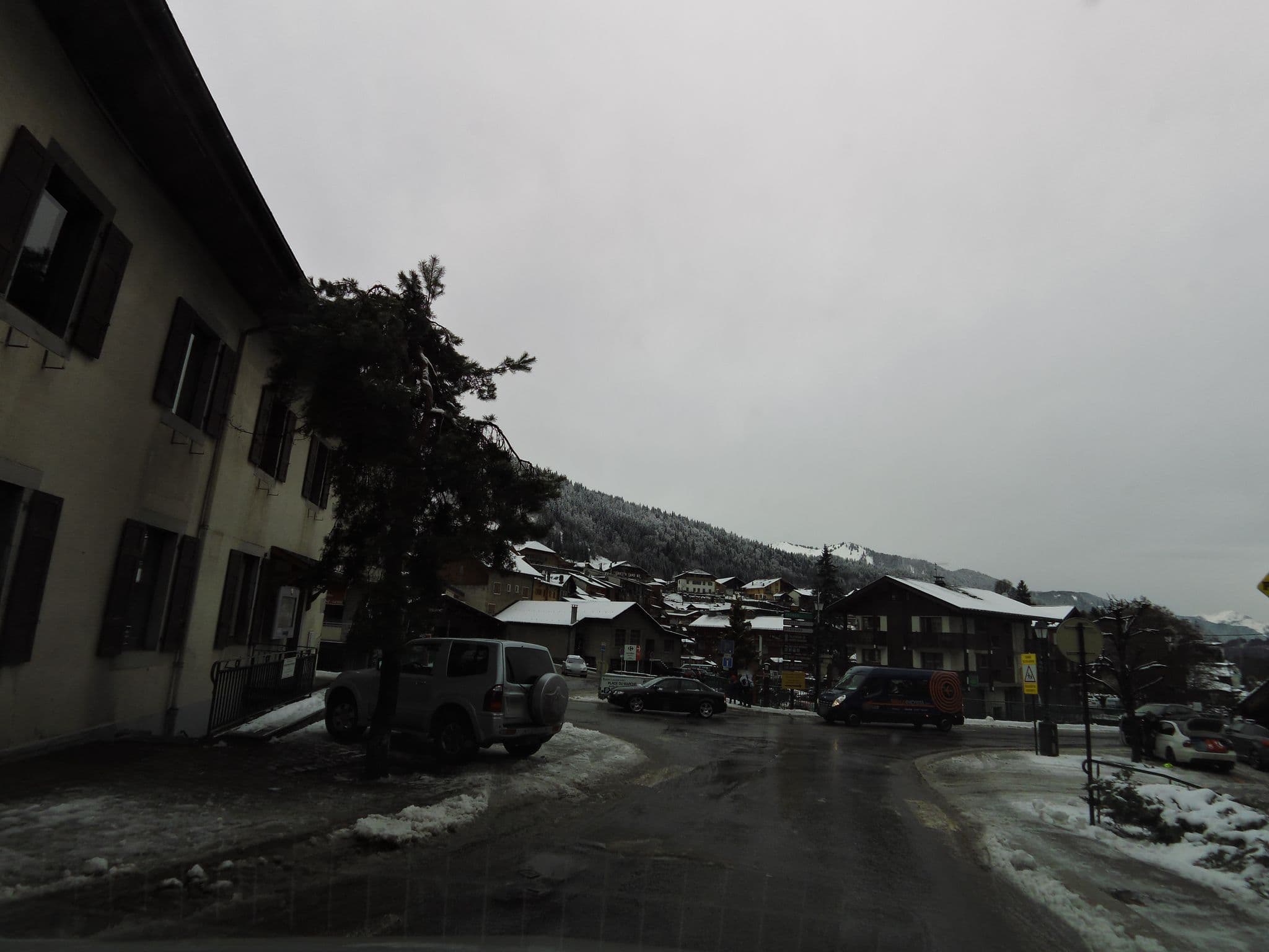 Street view near Le Grand Nant, Morzine — © legrandblond (CC BY-SA · Mapillary)