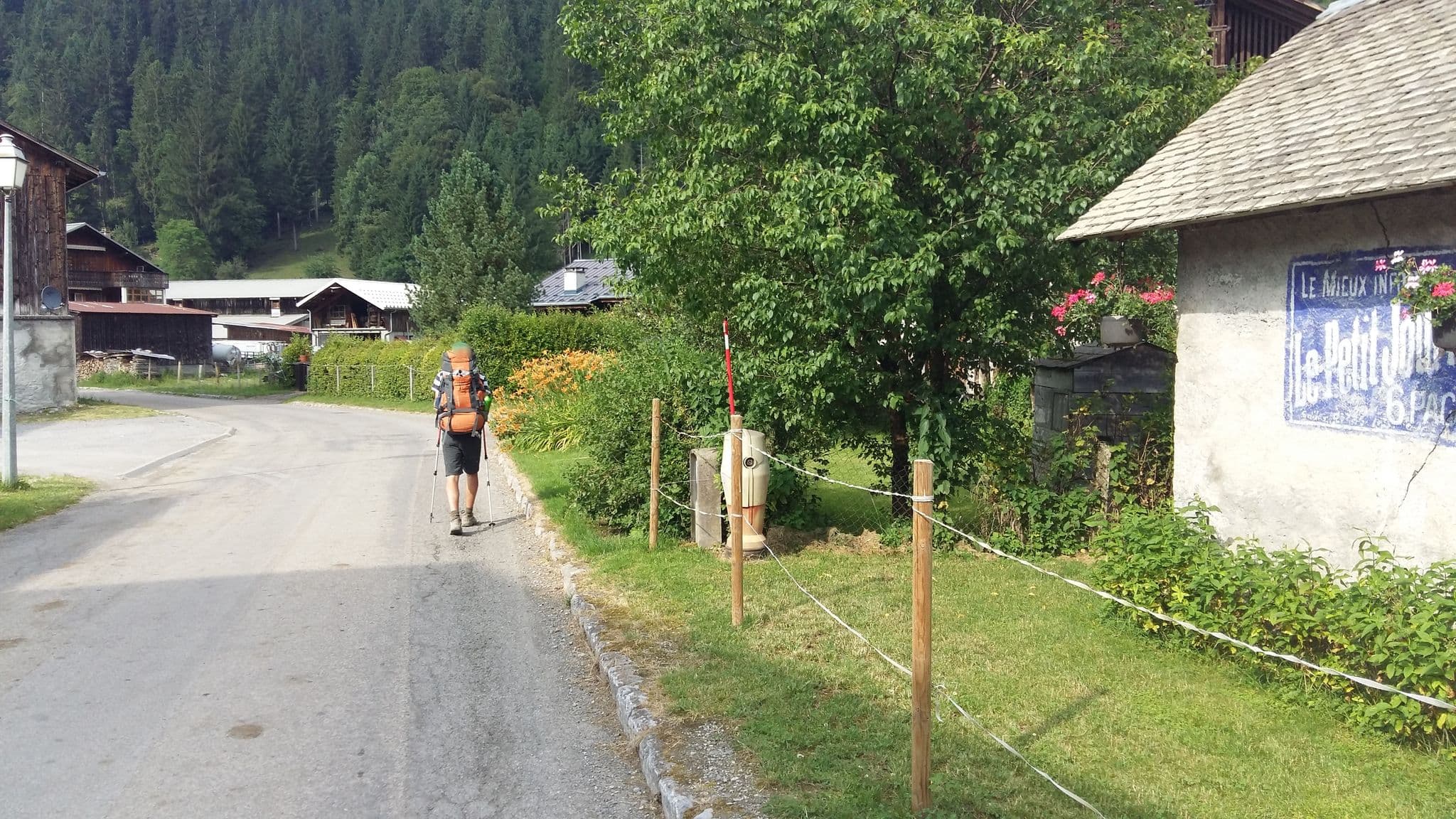 Street view near Chalet La Remise, Samoëns — © overflorian (CC BY-SA · Mapillary)