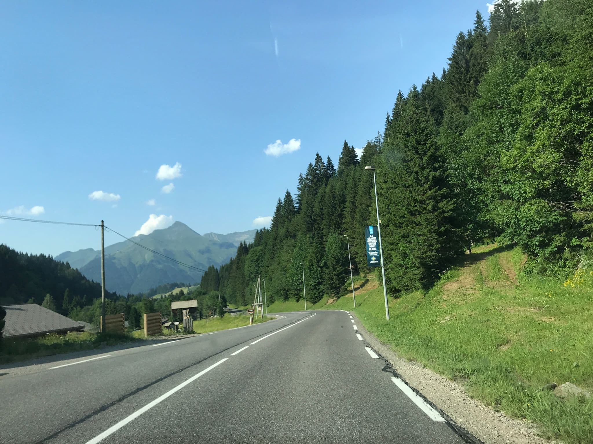 Street view near Chalet Bluebell, Les Gets — © pgiraud (CC BY-SA · Mapillary)