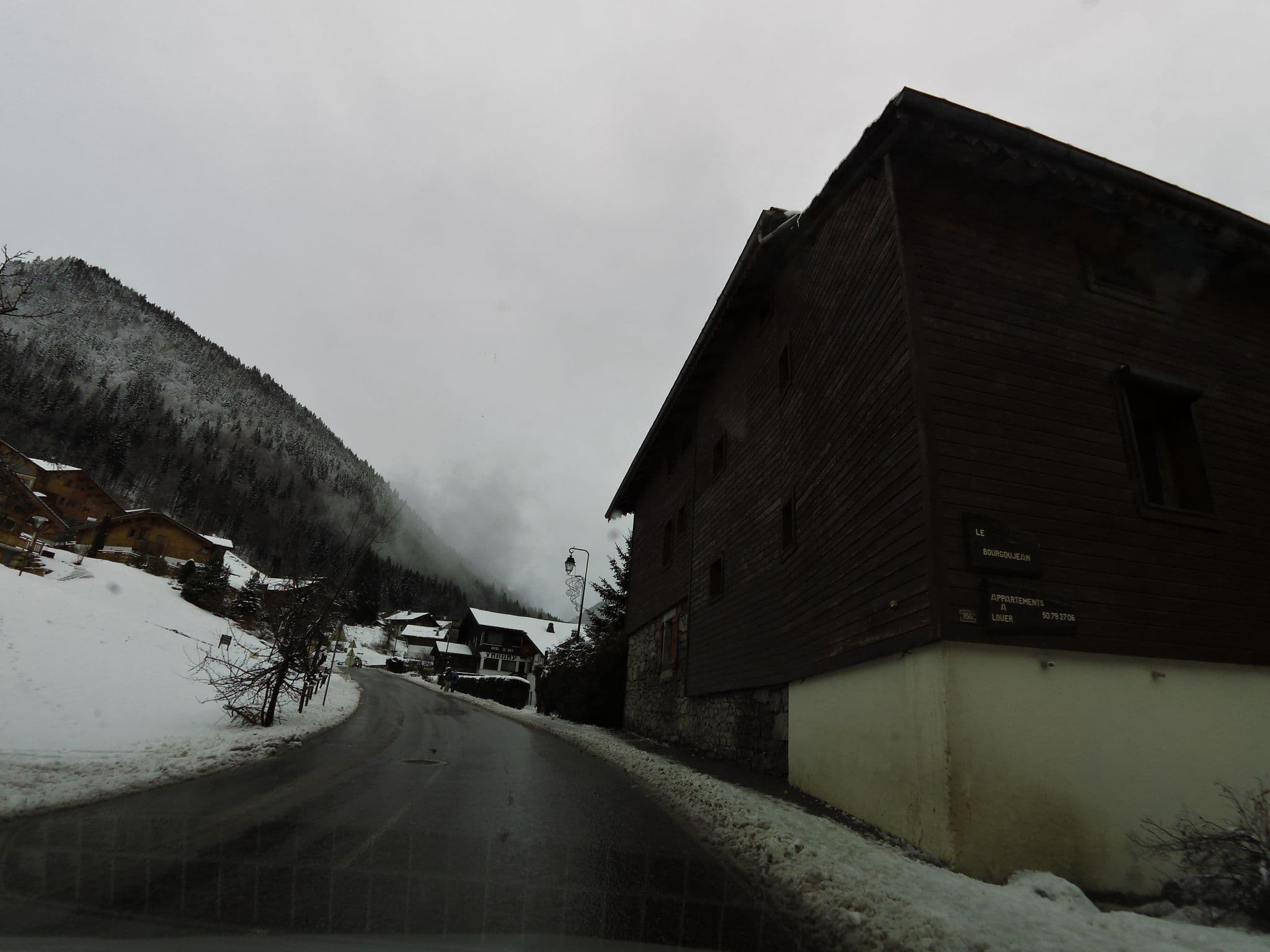 Street view near Chalet Sosa, Morzine — © legrandblond (CC BY-SA · Mapillary)