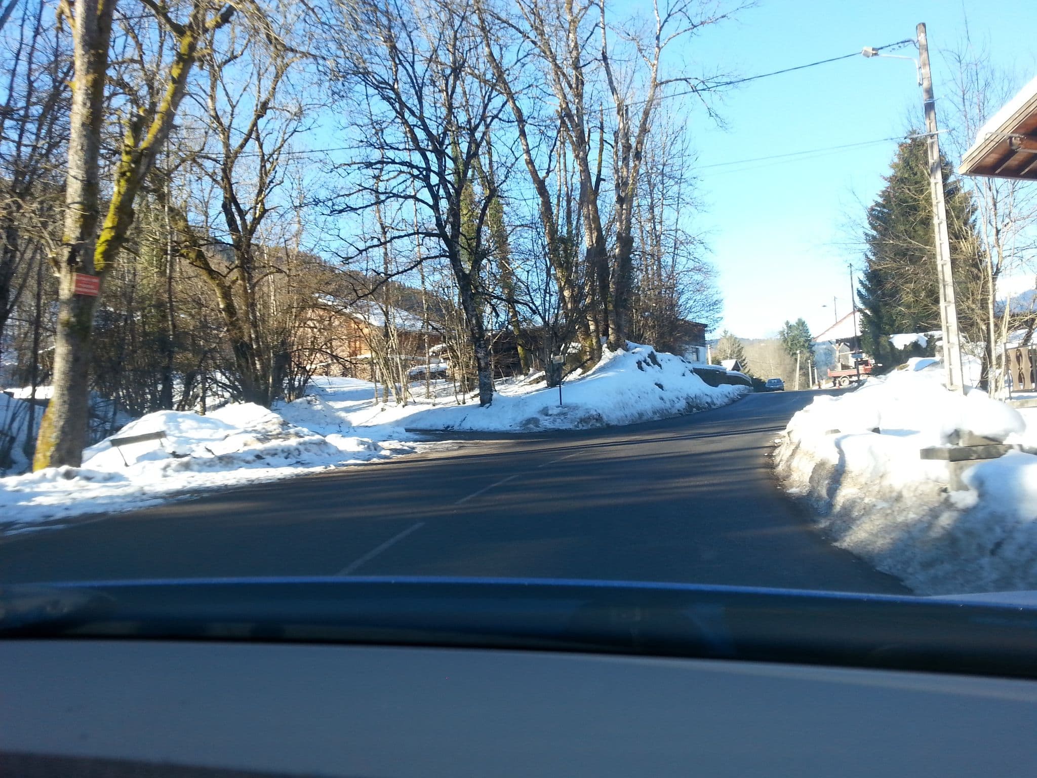 Street view near chalet Marie Stuart, Samoëns — © overflorian (CC BY-SA · Mapillary)